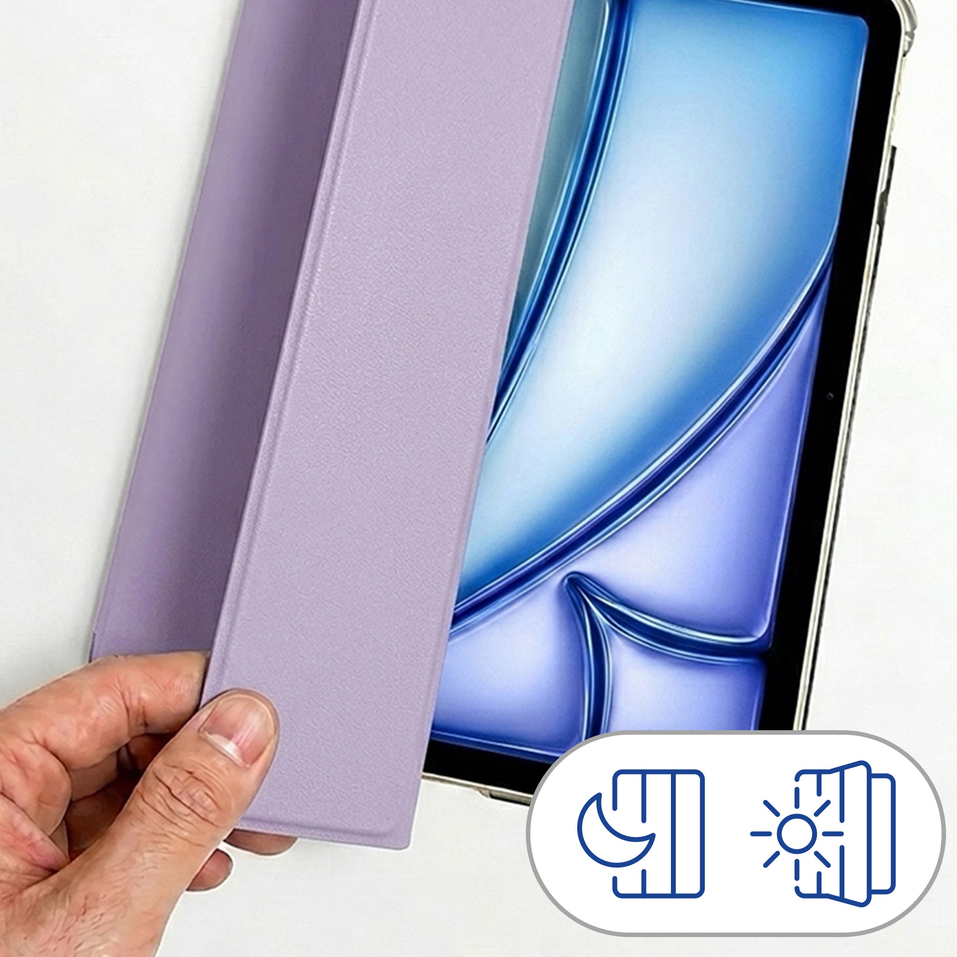 Fioletowe etui na tablet jest umieszczane na tablecie z niebieskim tłem.
