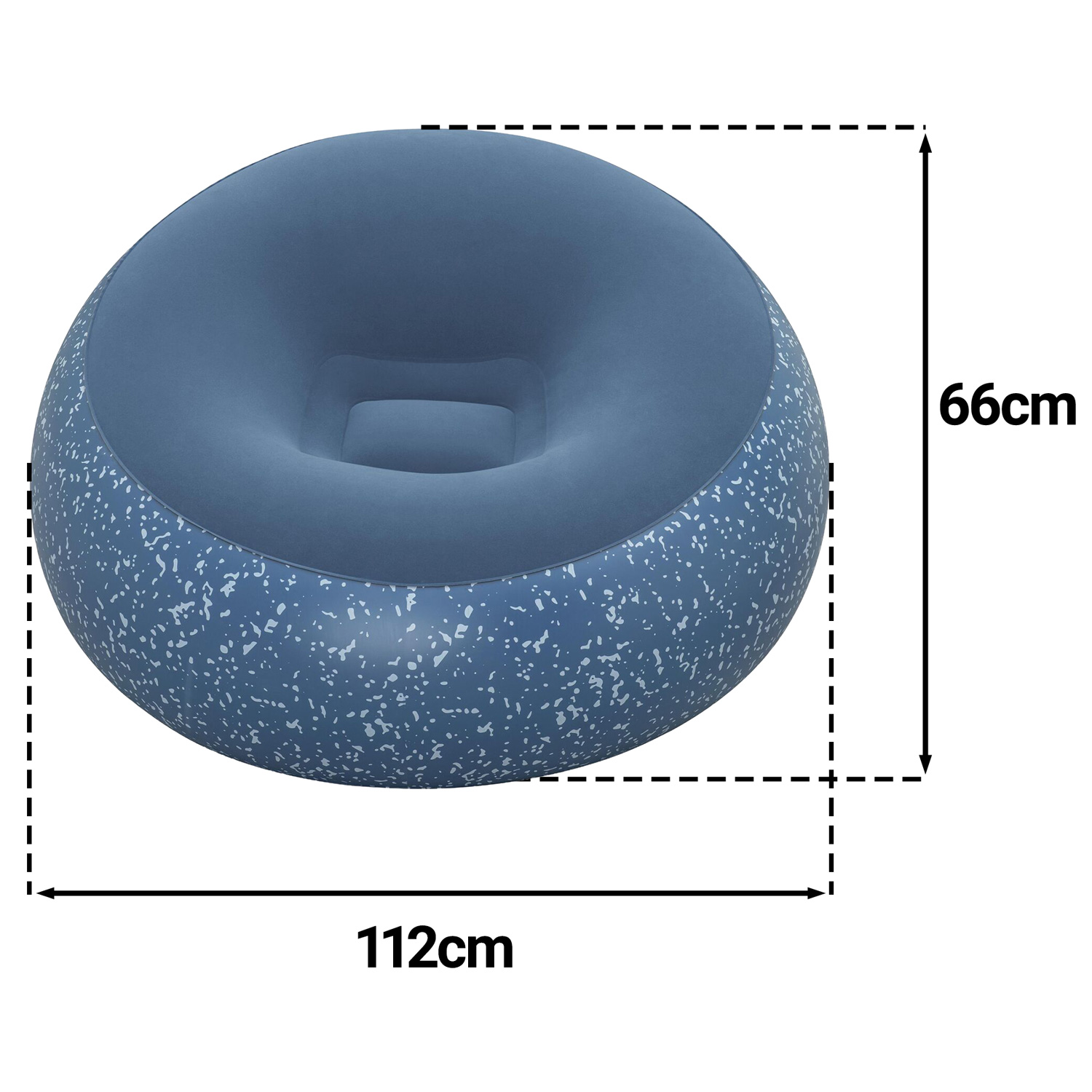 Niebieski dmuchany fotel w białe plamki, szeroki na 112cm i wysoki na 66cm.