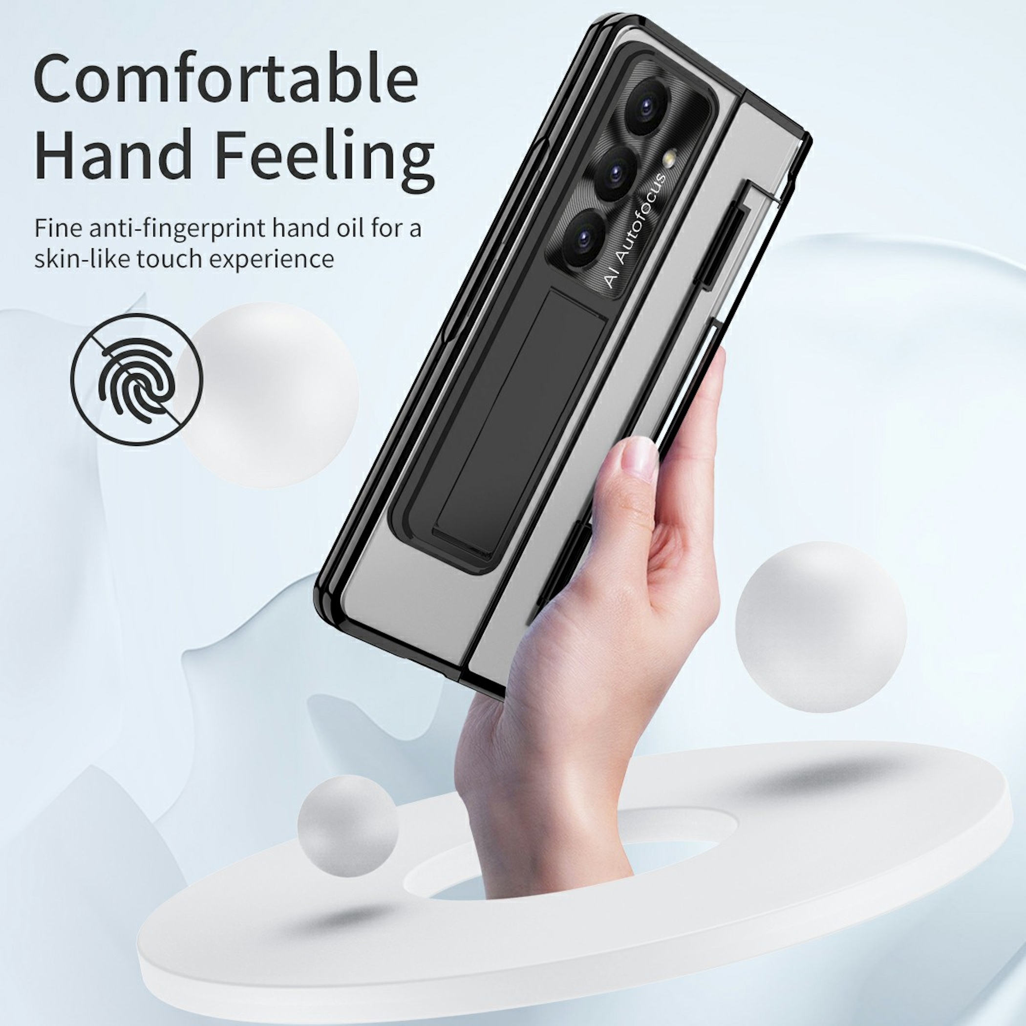 Eine Hand hält ein Smartphone mit Kameras und Stift. Anti-Fingerabdruck-Symbol.