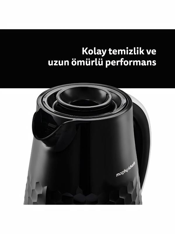 Petek desenli ve Morphy Richards logolu siyah su ısıtıcısı.
