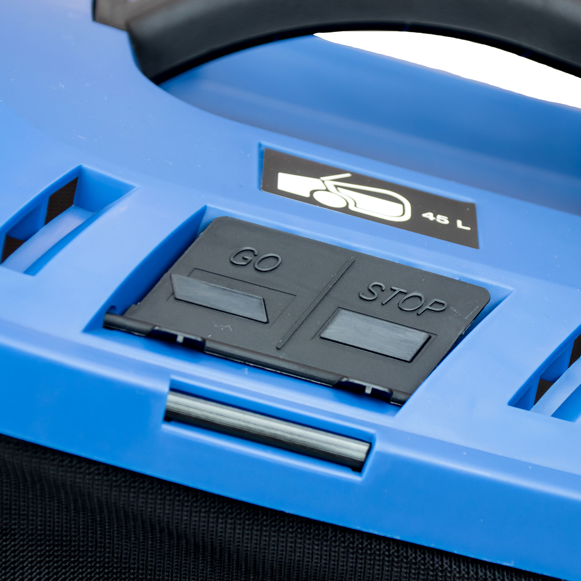 Carcasa azul con botones rojos 'GO' y 'STOP' e indicador de 45L.