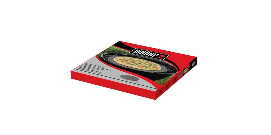 Üzerinde pizza olan bir Weber pizza taşı kutusu.