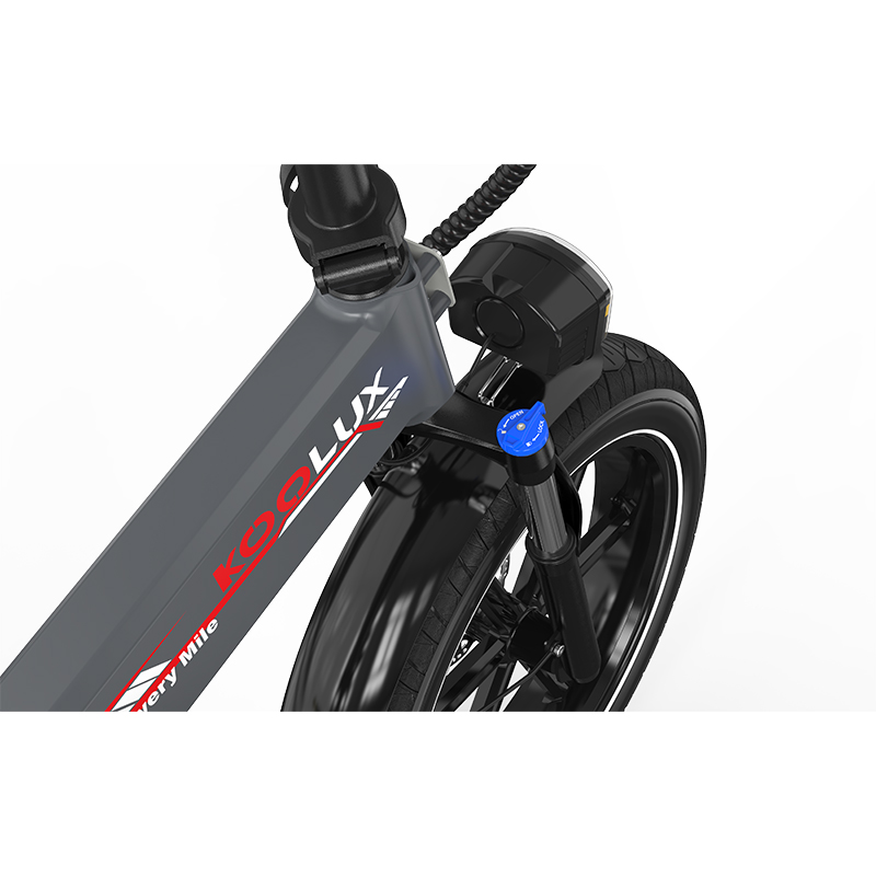 Bicicleta gris con guardabarros negro, faro y horquilla de suspensión.