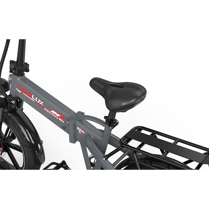 Bicicleta eléctrica gris con sillín y portaequipajes negros. Logo y texto en el cuadro.