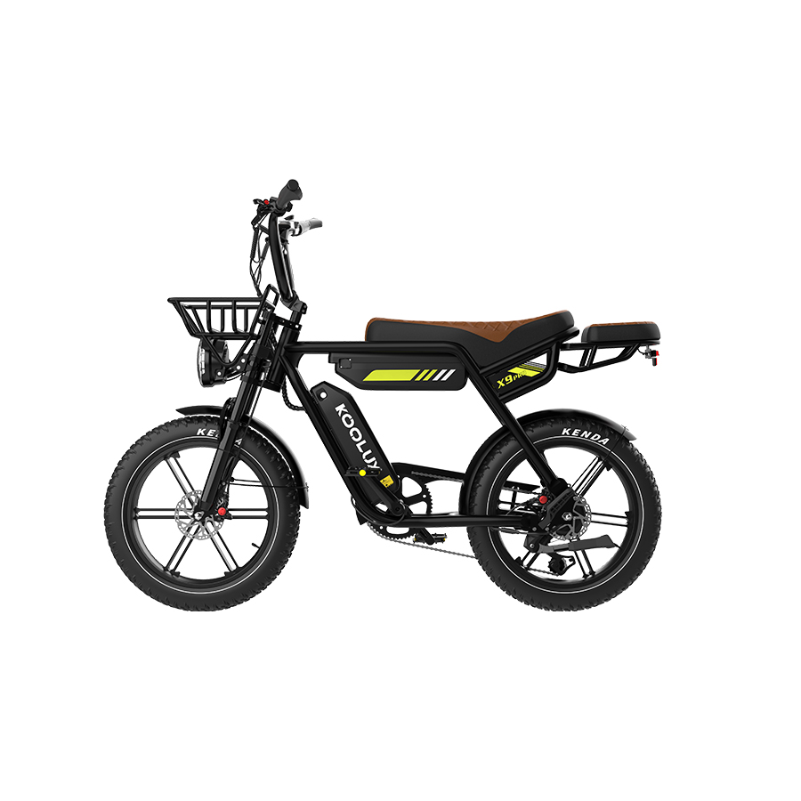 Bicicleta eléctrica negra con asiento marrón, cesta y neumáticos Kenda.