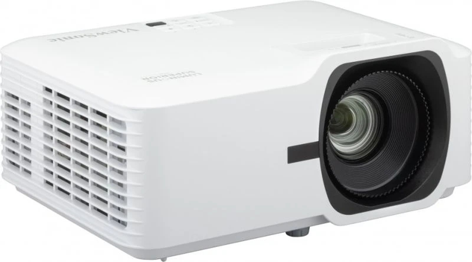 Un proiettore bianco con un obiettivo grande e fessure di ventilazione.