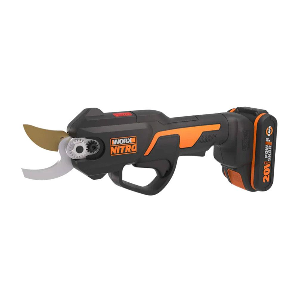 Eine schwarz-orange WORX NITRO Elektroschere mit 20-V-Akku.