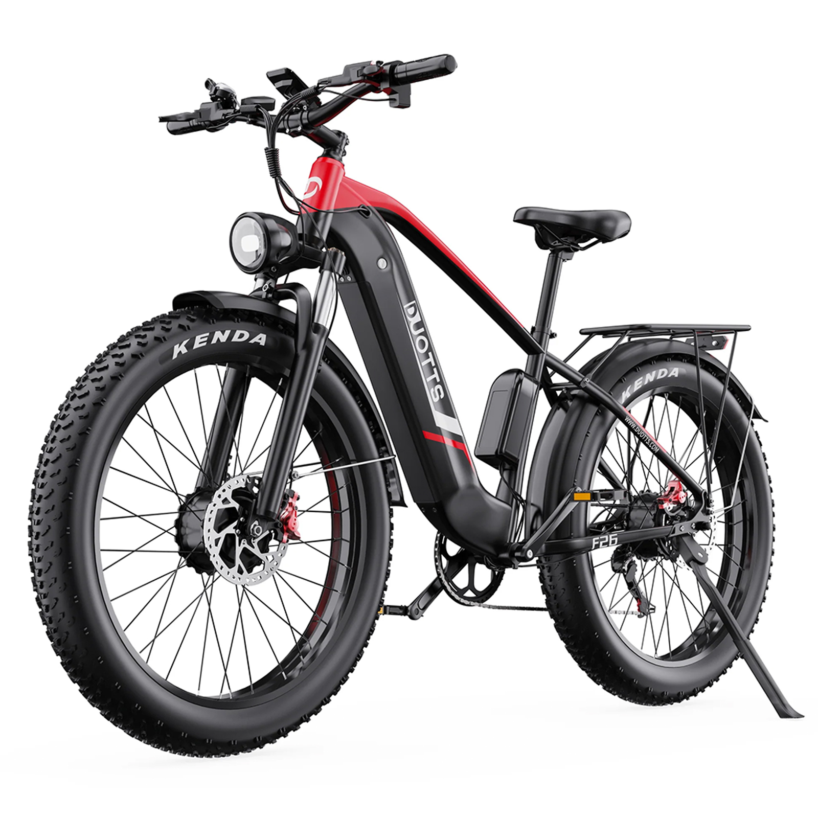 Una bicicleta eléctrica fat bike negra y roja con ruedas gruesas, luz y portaequipajes.