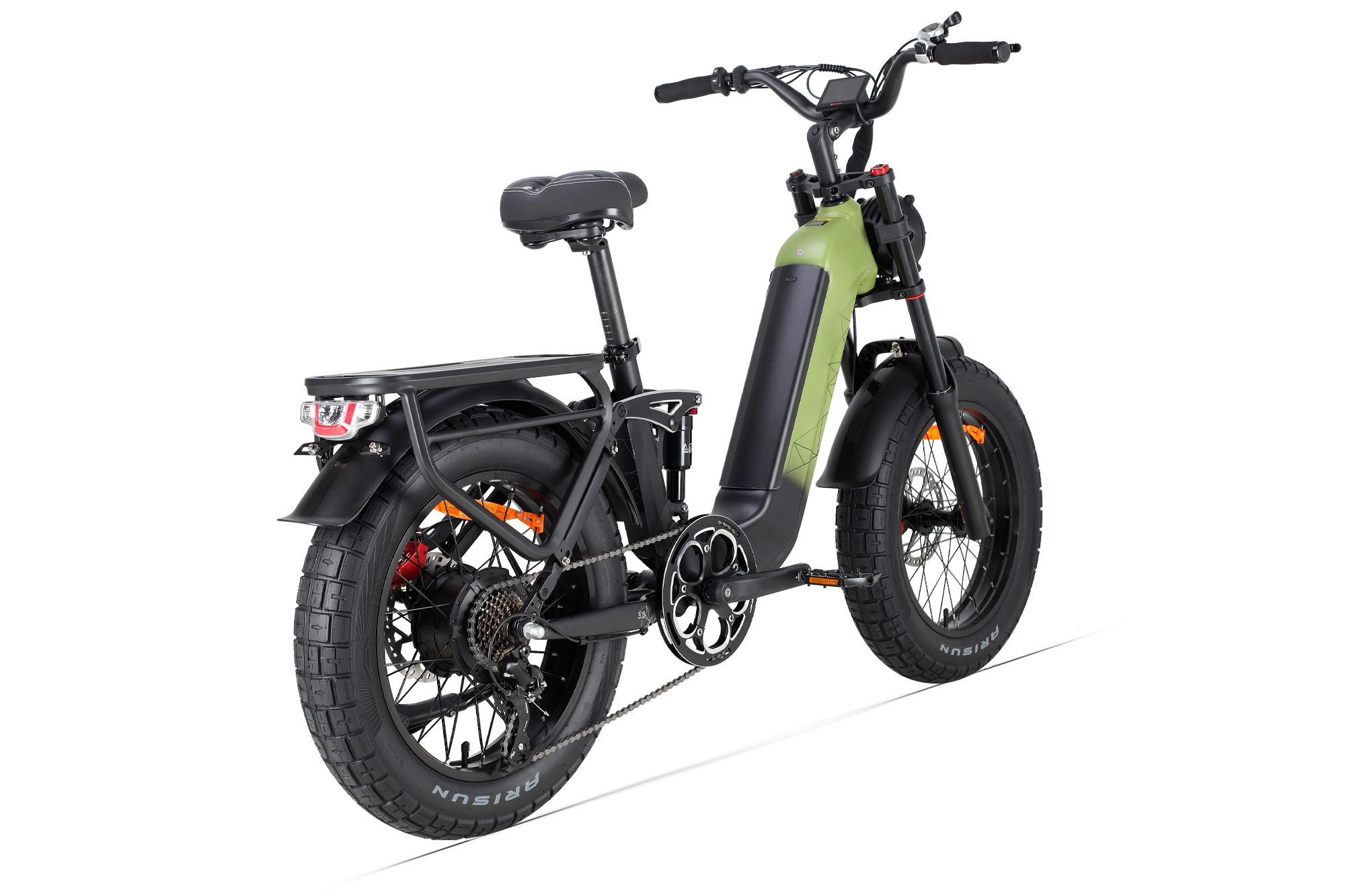 Grünes E-Bike mit dicken Reifen, Gepäckträger und Sitz.