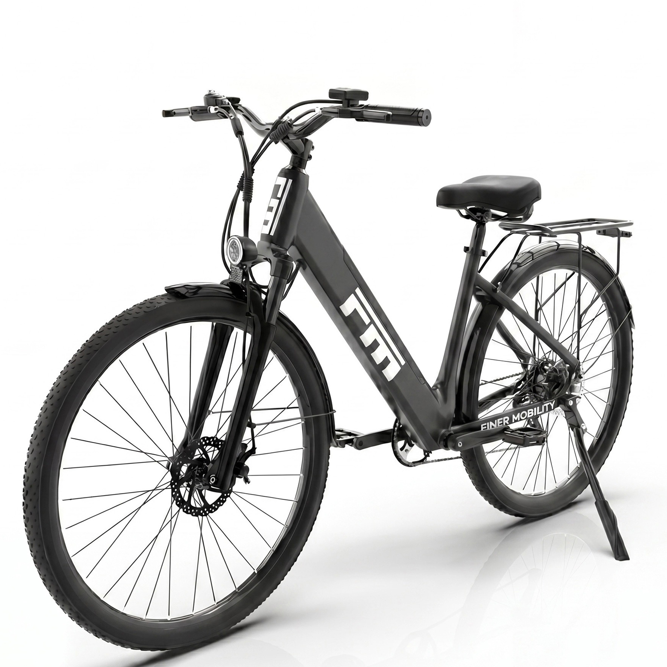 Una bicicletta elettrica nera con portapacchi, parafanghi e freni a disco.
