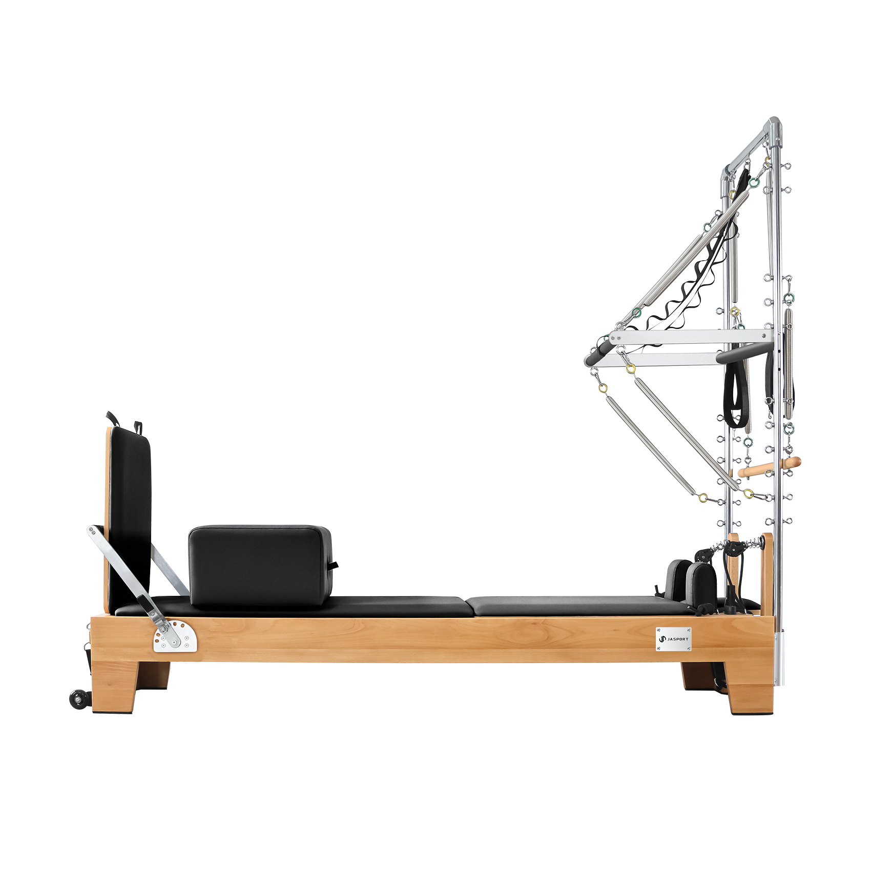 Un reformer de Pilates de madera con acolchado negro, resortes y manijas metálicas.