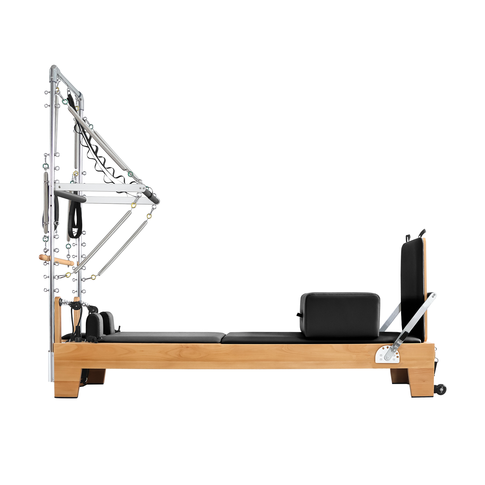 Reformer de Pilates con marco de madera, cojines negros y resortes metálicos.