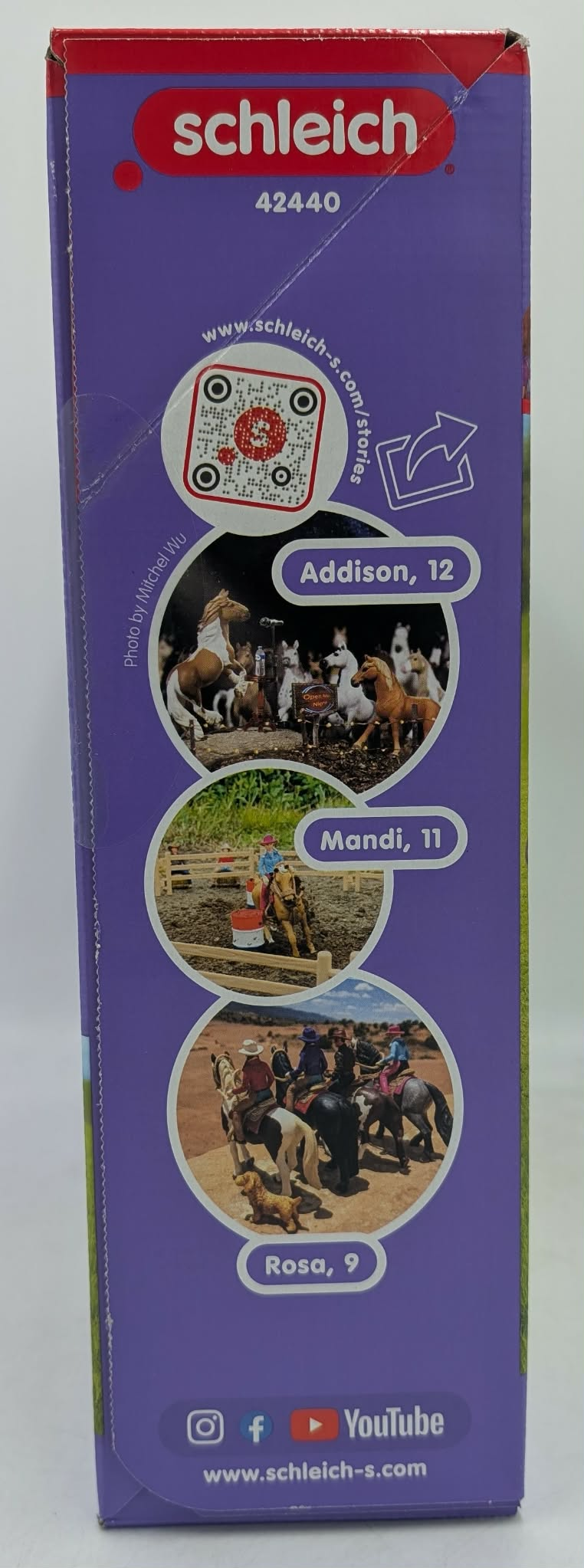 Schleich-Verpackung mit Bildern von Pferden und Reitern, mit Namen und Alter.