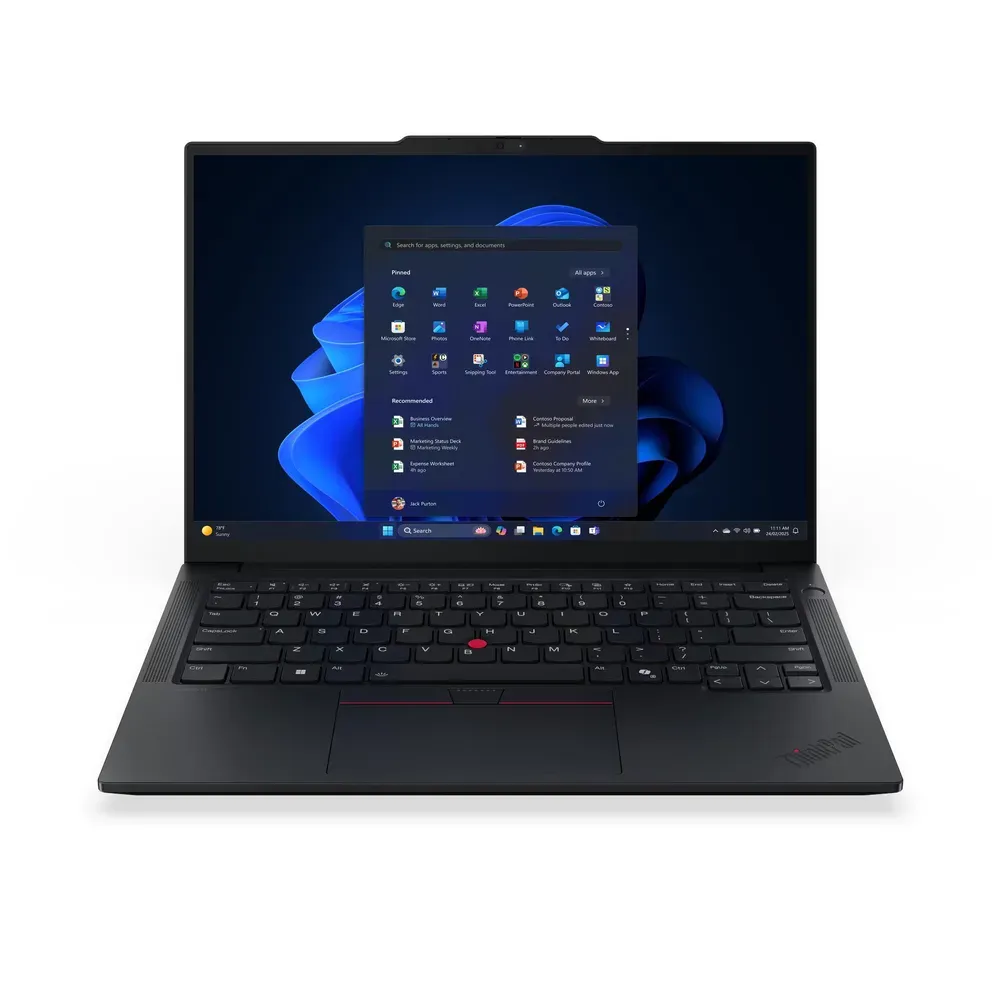 Ekranında Windows 11 başlat menüsü açık siyah dizüstü bilgisayar.
