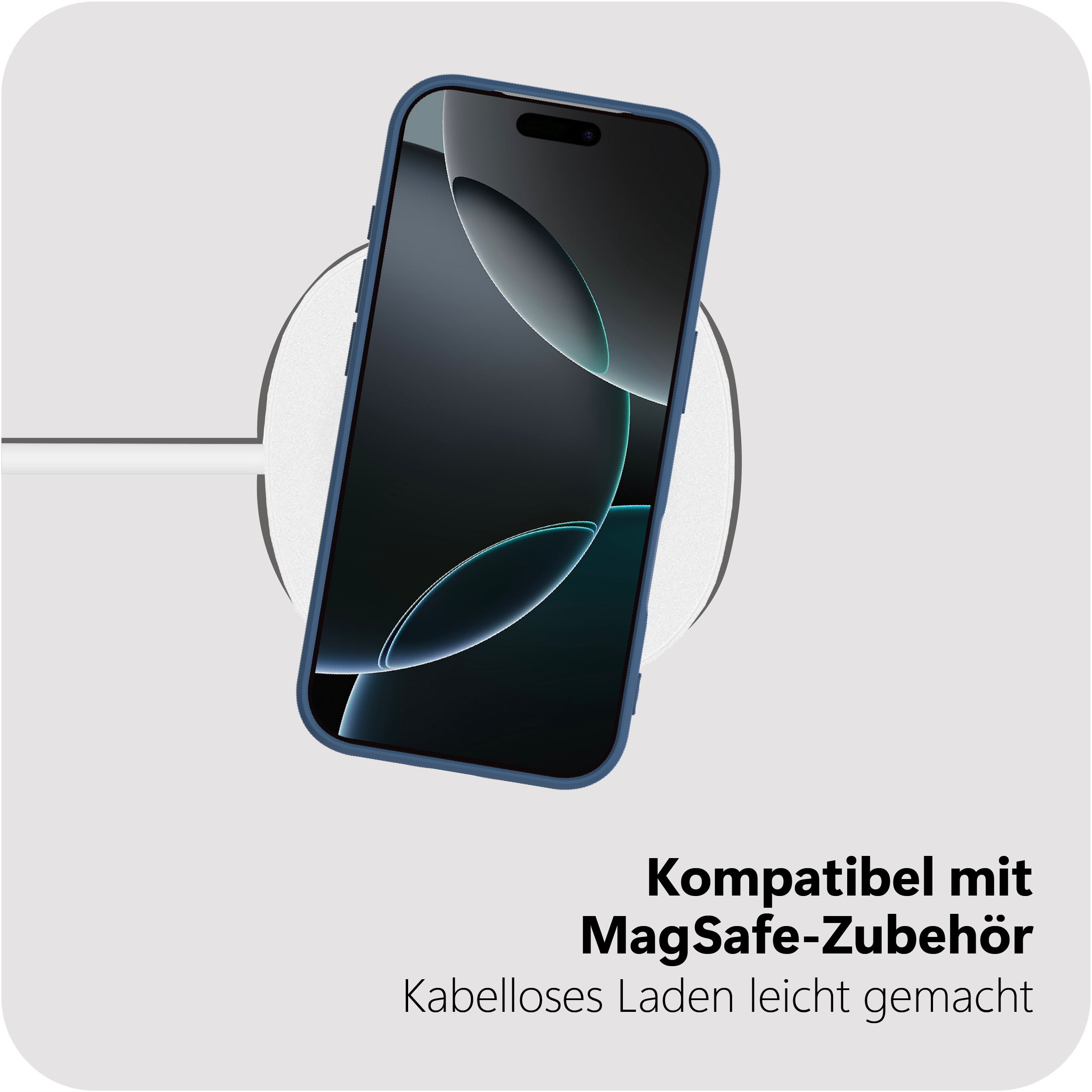 Ein blaues Handy mit einem dunklen Bildschirm liegt auf einem weißen Ladezubehör.