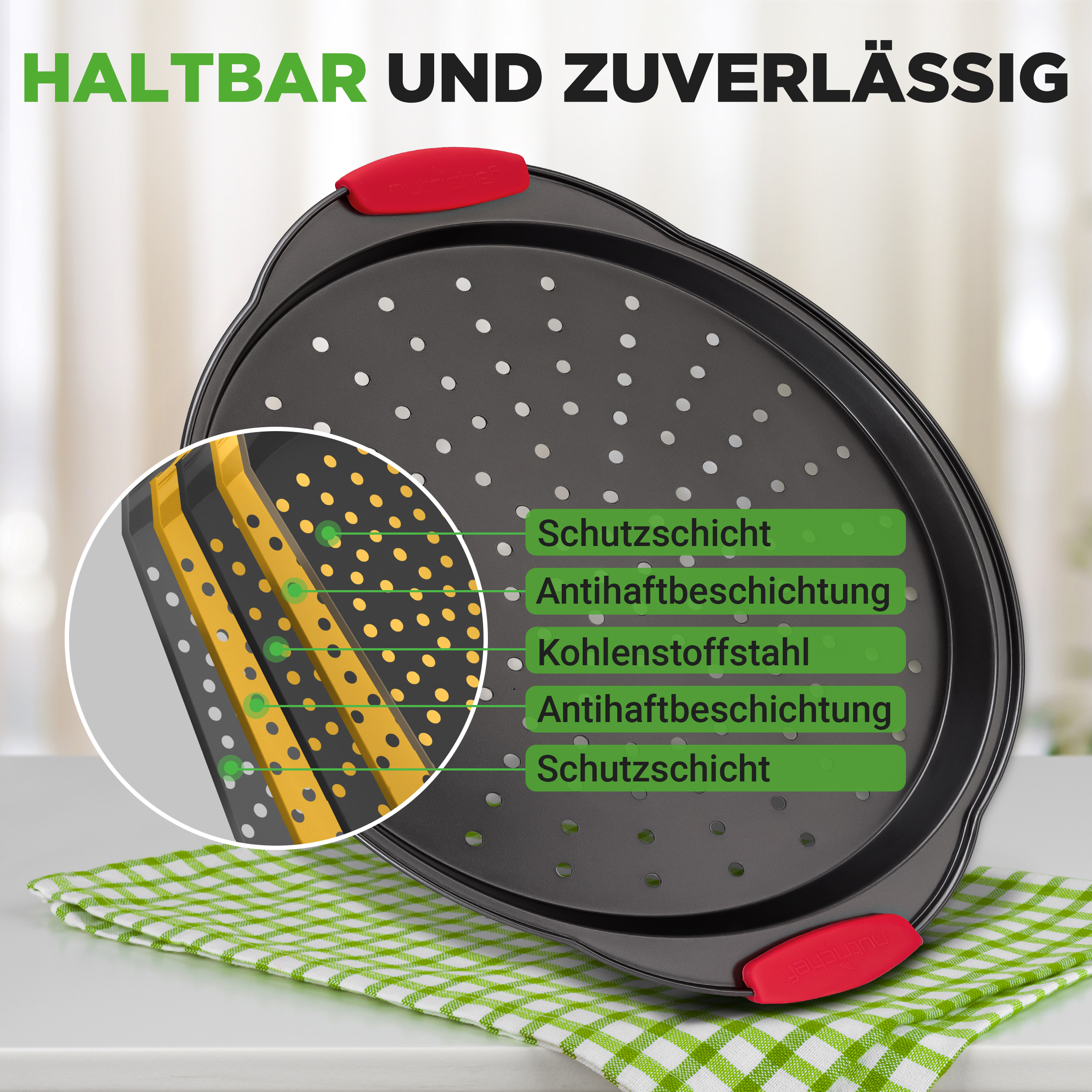 Ein runder Pizzablech mit roten Griffen auf einem karierten Tuch.