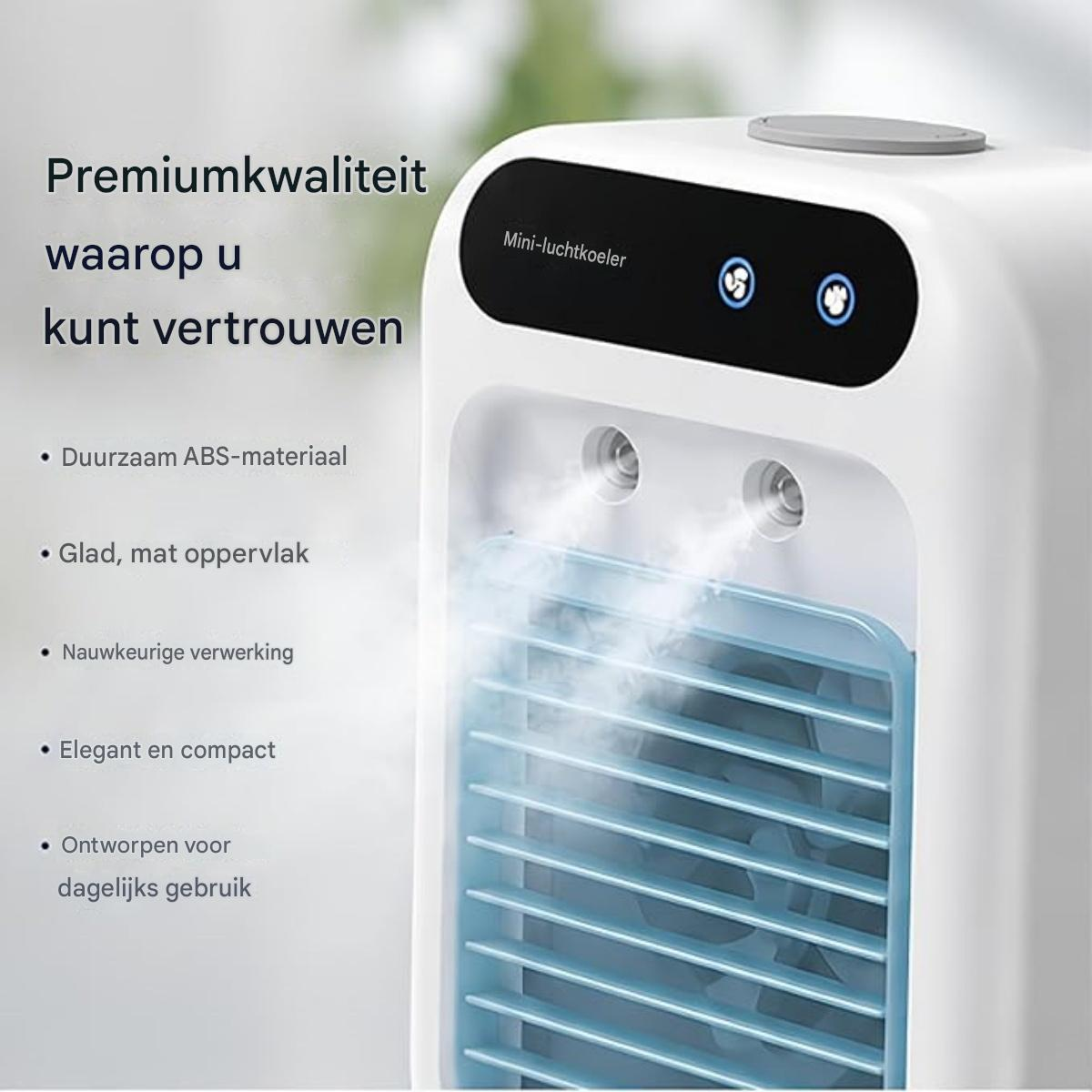 Ein weißer Mini-Luftkühler mit zwei Düsen, die Nebel sprühen. Die Vorderseite hat blaue Lamellen.