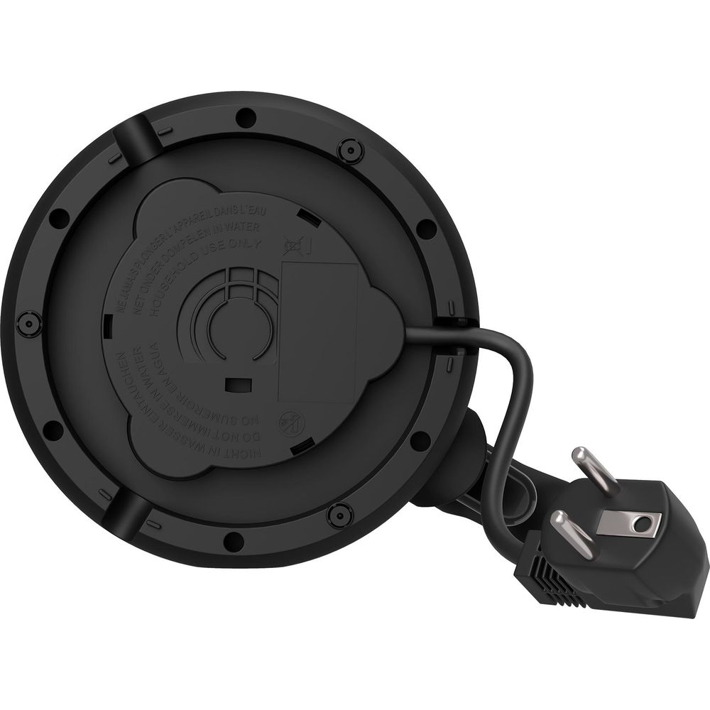 Unterseite eines schwarzen Geräts mit Kabel und Stecker. Warnhinweise aufgedruckt.