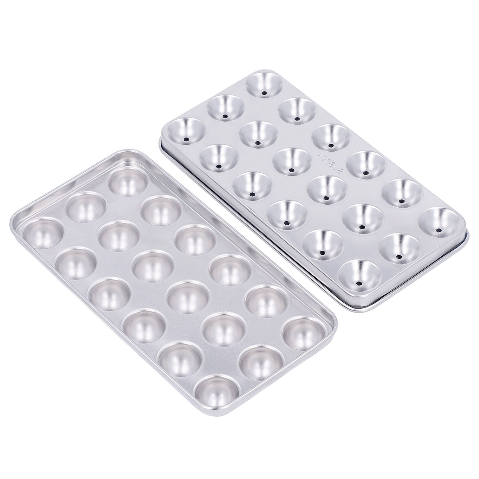 Zwei silberne Backformen mit 15 Mulden für Mini-Muffins oder Pralinen.