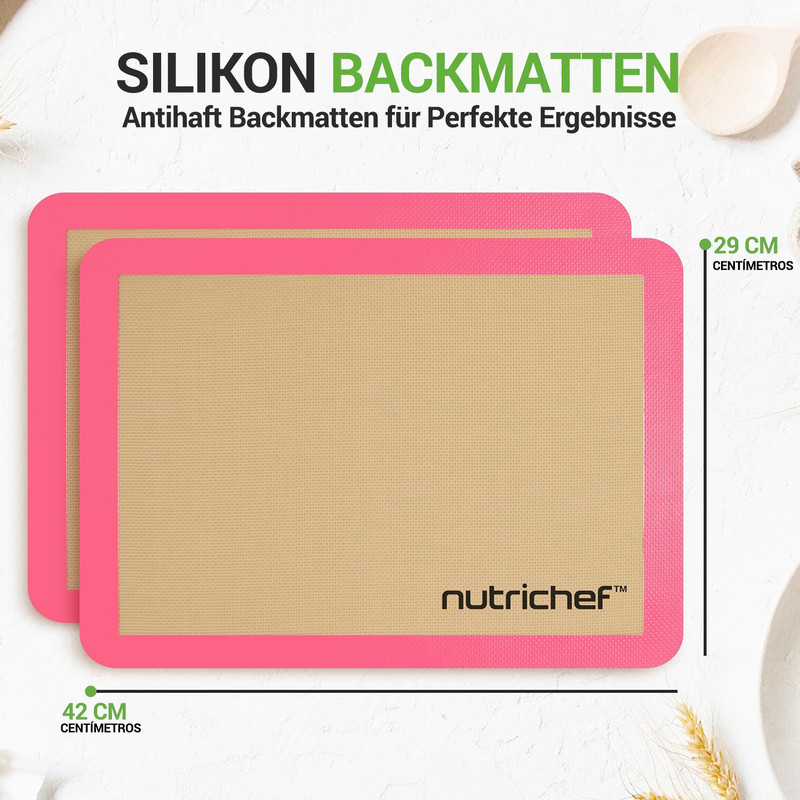 Zwei beige Silikon-Backmatten mit pinkem Rand, 42x29 cm.