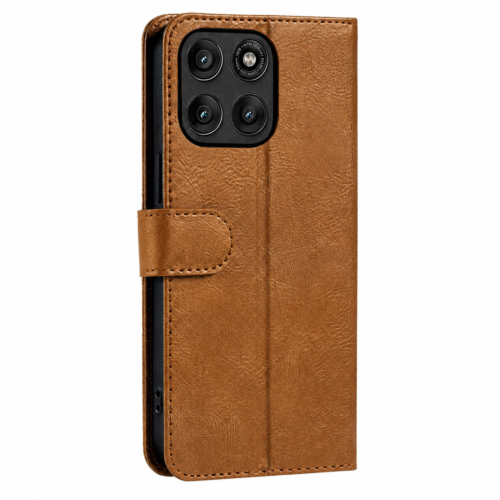Braune Lederhülle für ein Smartphone mit vier Kameras.