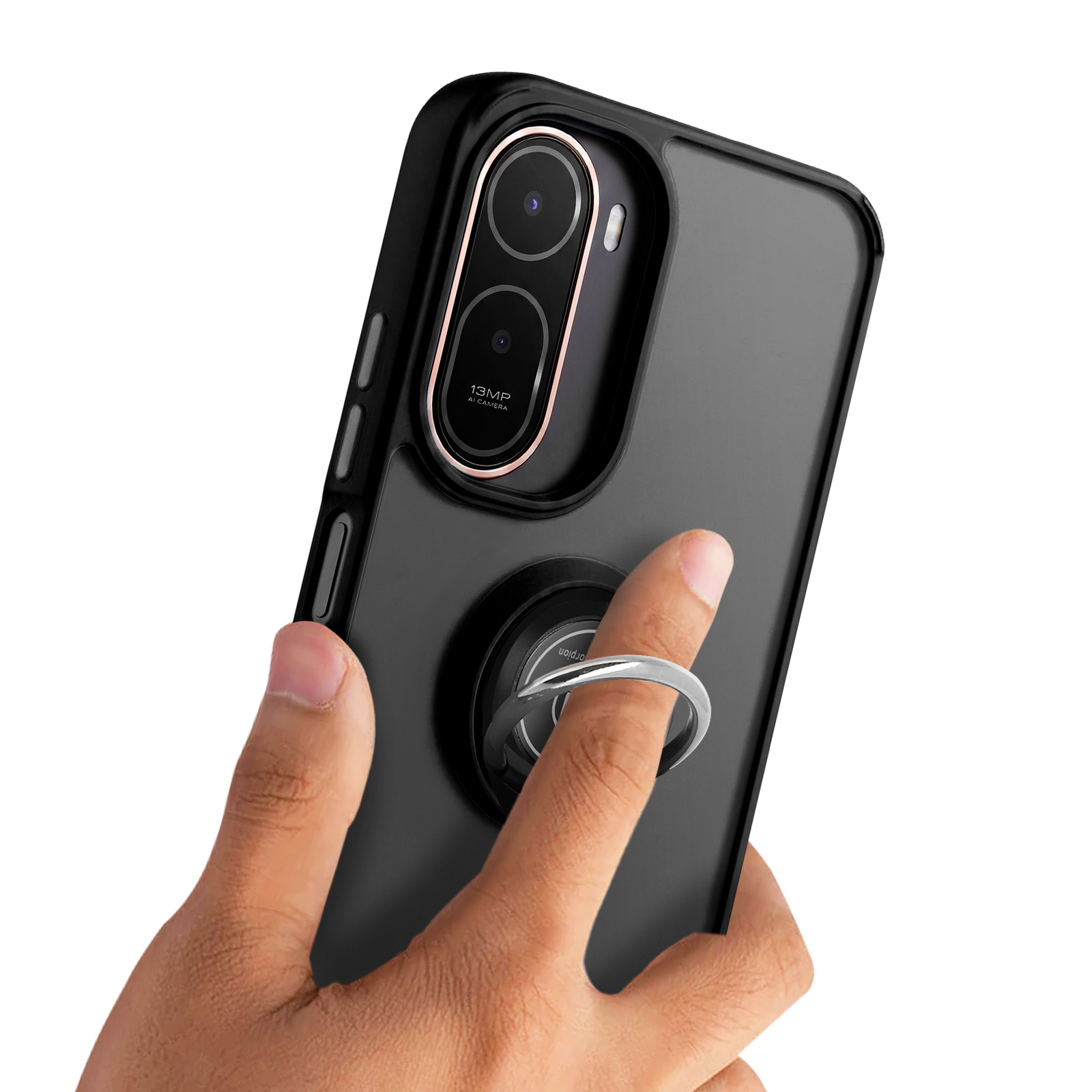 Eine Hand hält ein schwarzes Smartphone mit Ringhalterung und dreilinsiger Kamera.