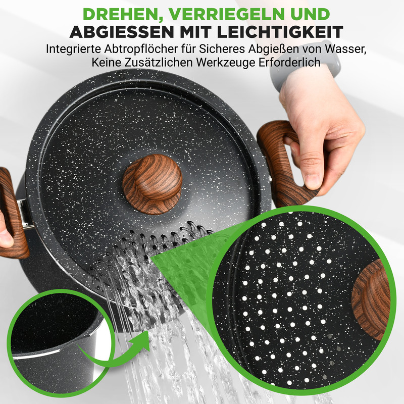 Schwarzer Topf mit Holzgriff und integrierten Abtropflöchern, Wasser fließt ab.