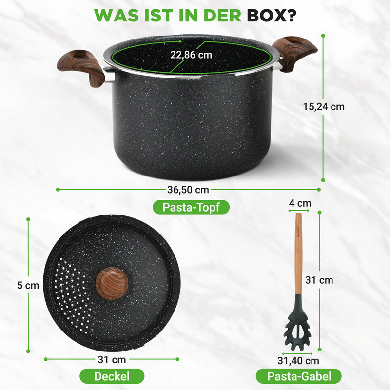 Ein grauer Topf mit Holzgriffen, ein Deckel und eine Pastagabel werden gezeigt.