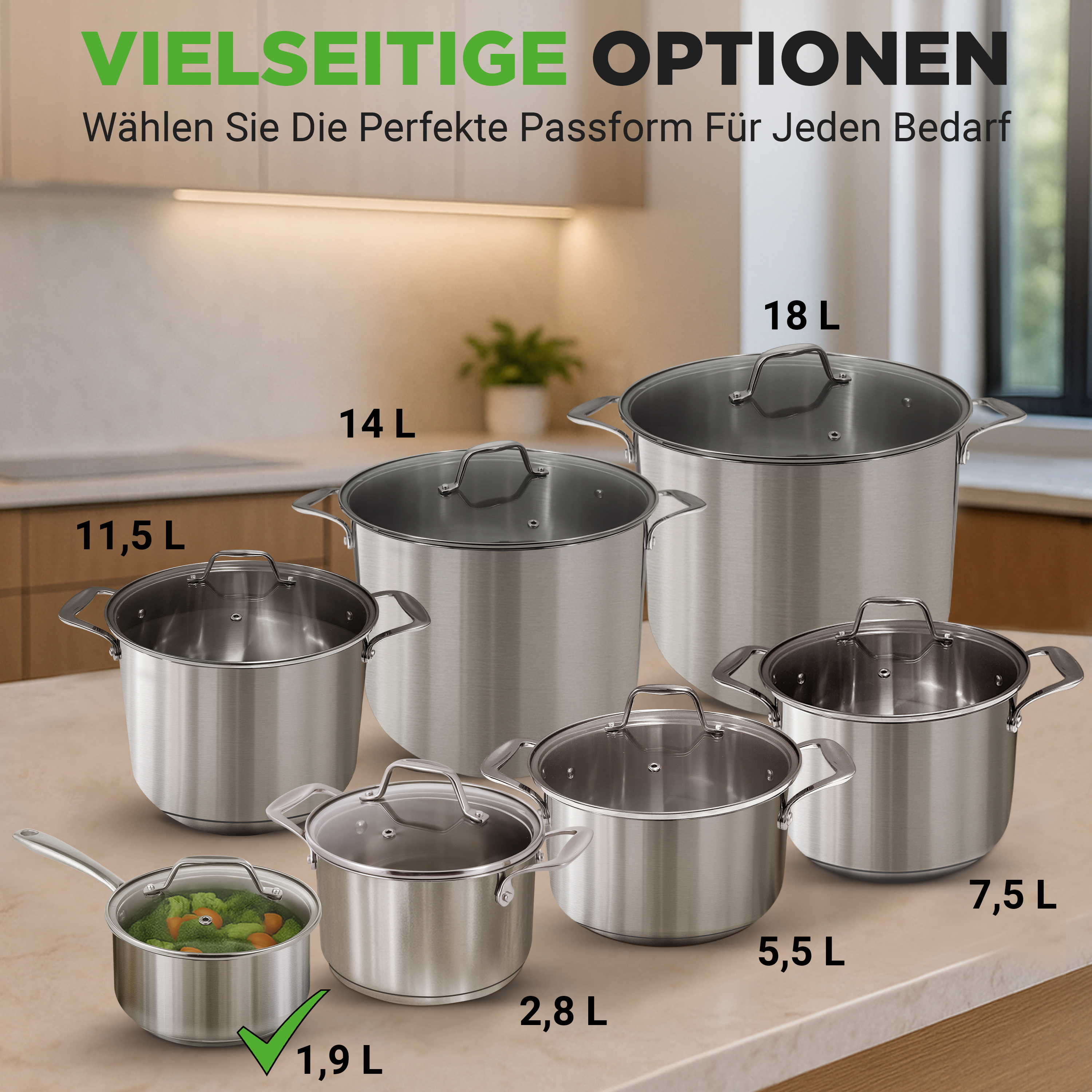 Mehrere Edelstahltöpfe mit Glasdeckeln in verschiedenen Größen, auf einer Arbeitsplatte.