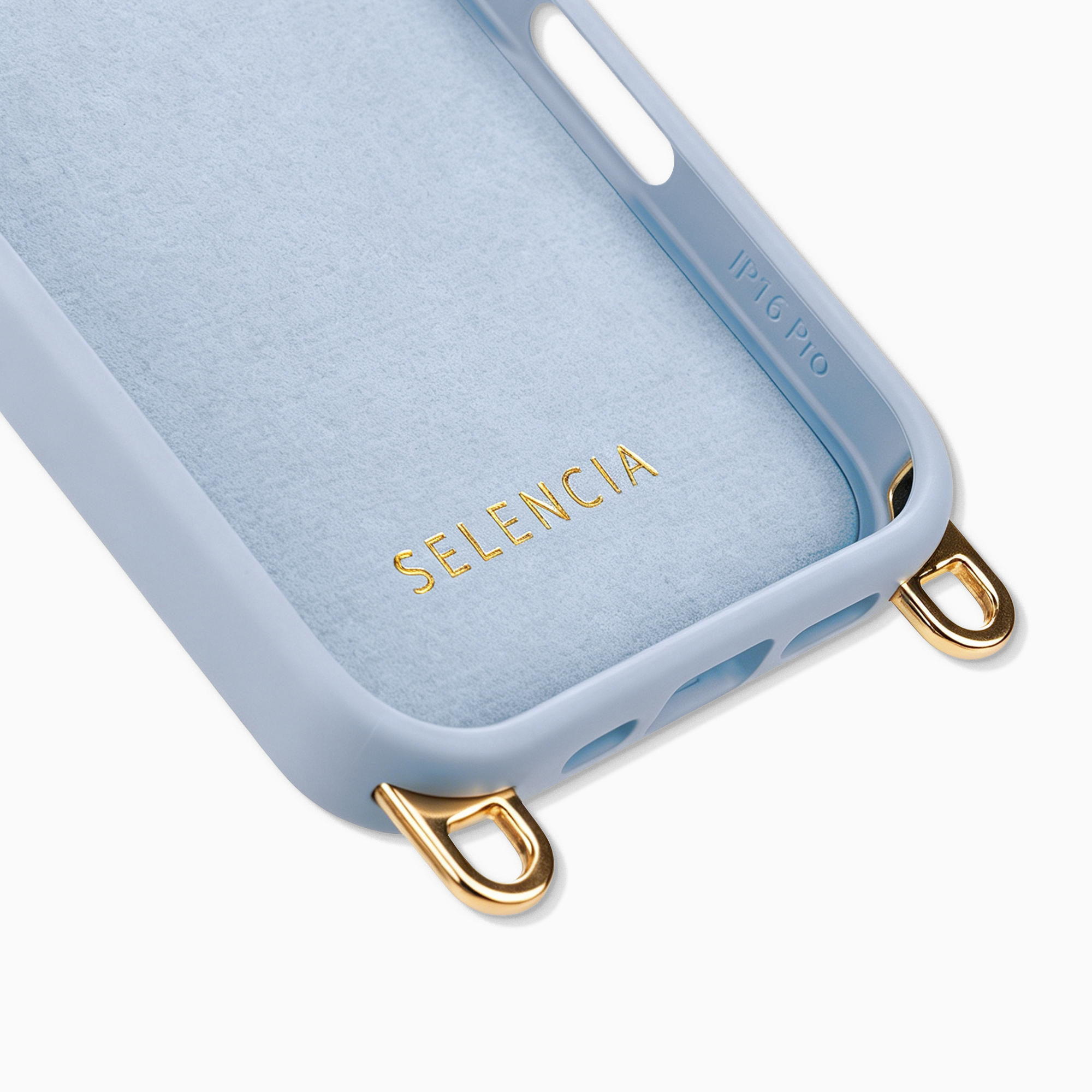 Funda de teléfono azul claro con detalles dorados y logo en relieve.