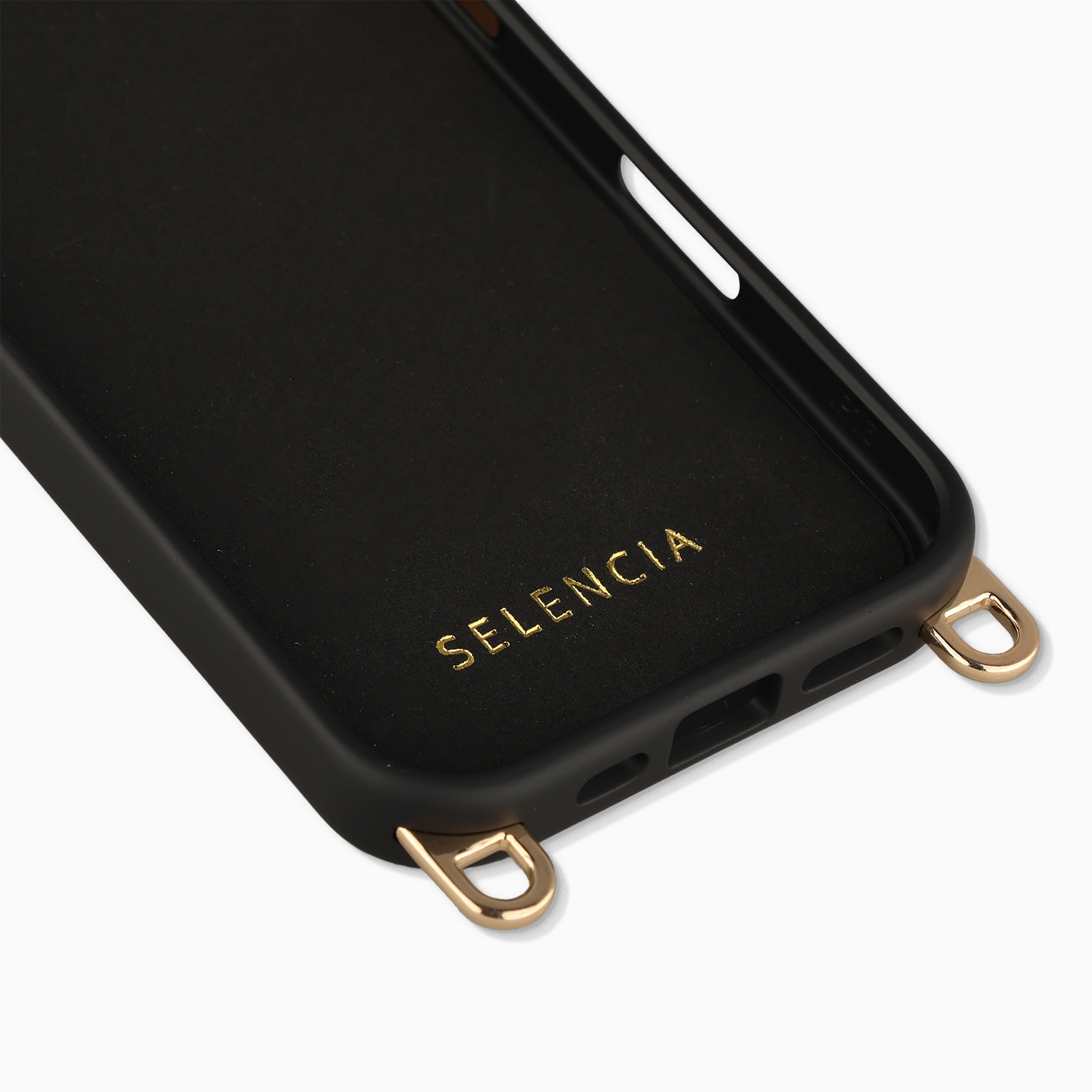 Funda de teléfono negra con logo dorado y ojales de sujeción para correa.