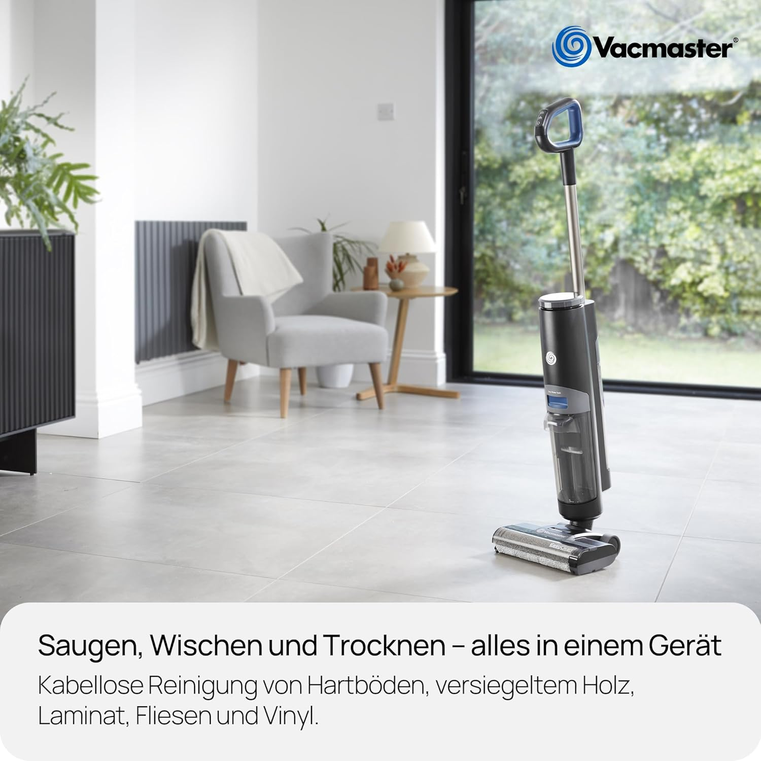 Ein moderner Nass-Trockensauger steht auf einem hellgrauen Fliesenboden.