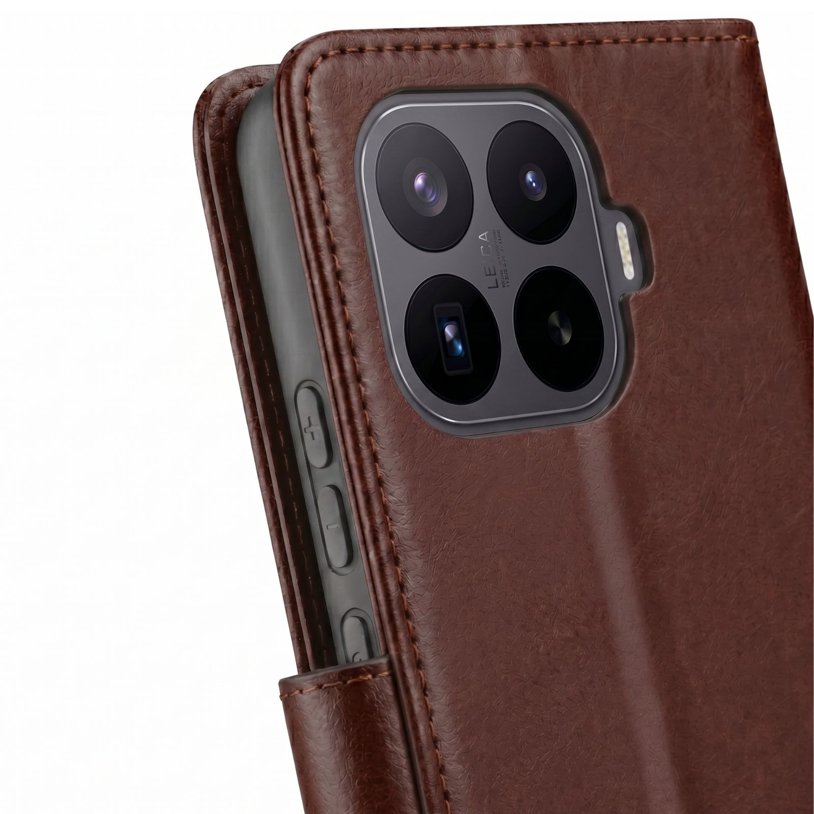 Braune Lederhülle für Smartphone mit vierfacher Kamera und Knöpfen