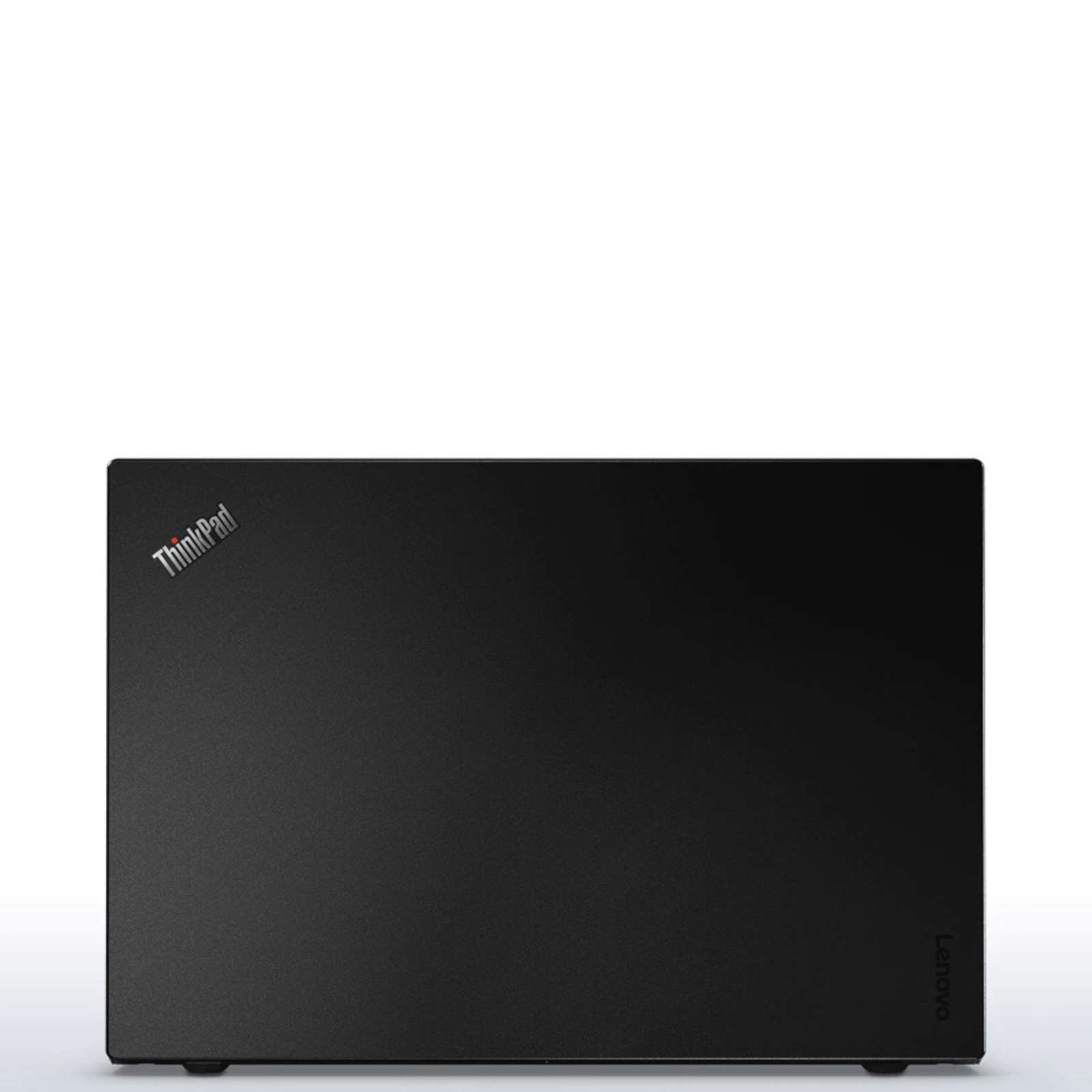 Geschlossener schwarzer Lenovo ThinkPad Laptop auf weißem Hintergrund.