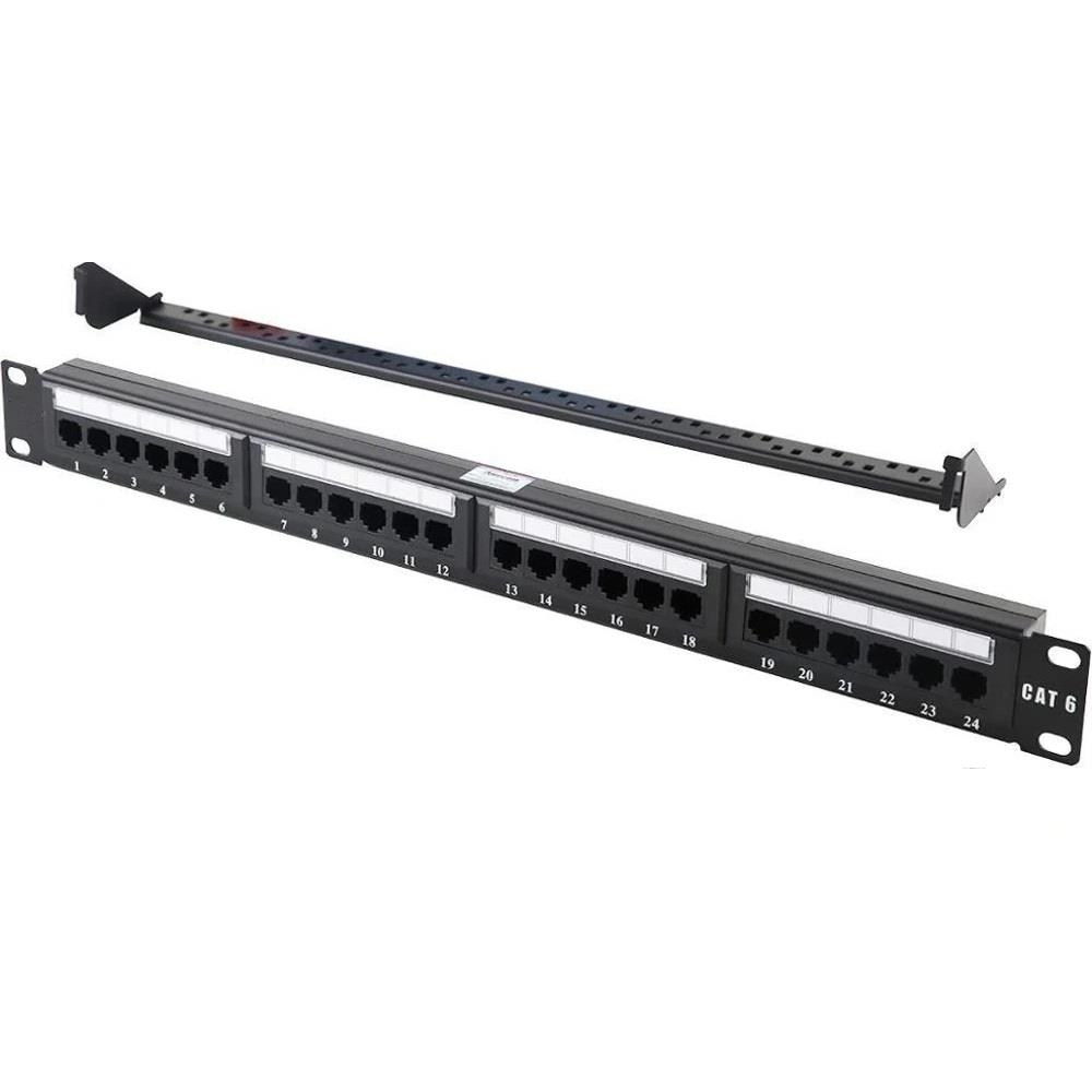 RJ45 konektörlü ve numaralı etiketli siyah 24 portlu patch panel.