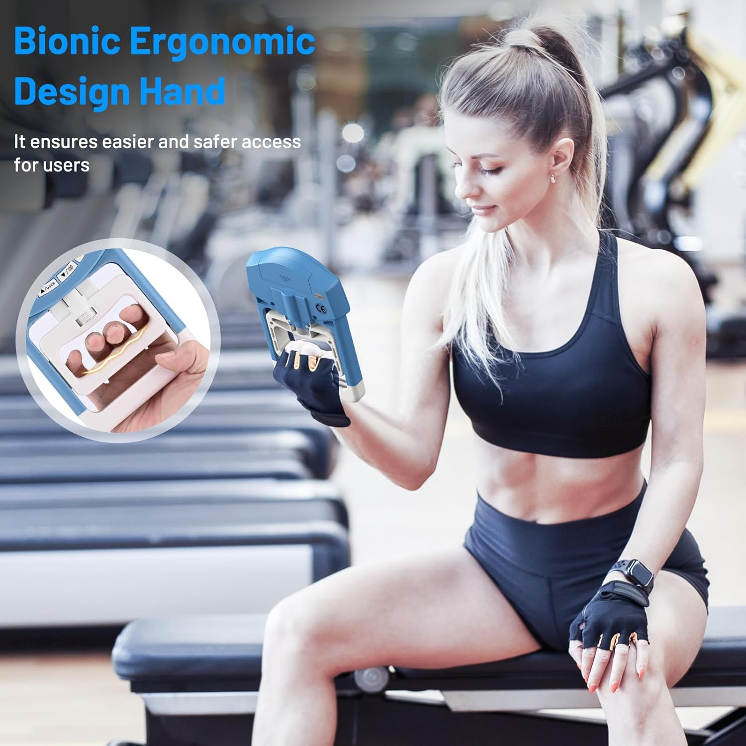 Frau mit blauem Handtrainer im Fitnessstudio sitzend. Nahaufnahme des Trainers.