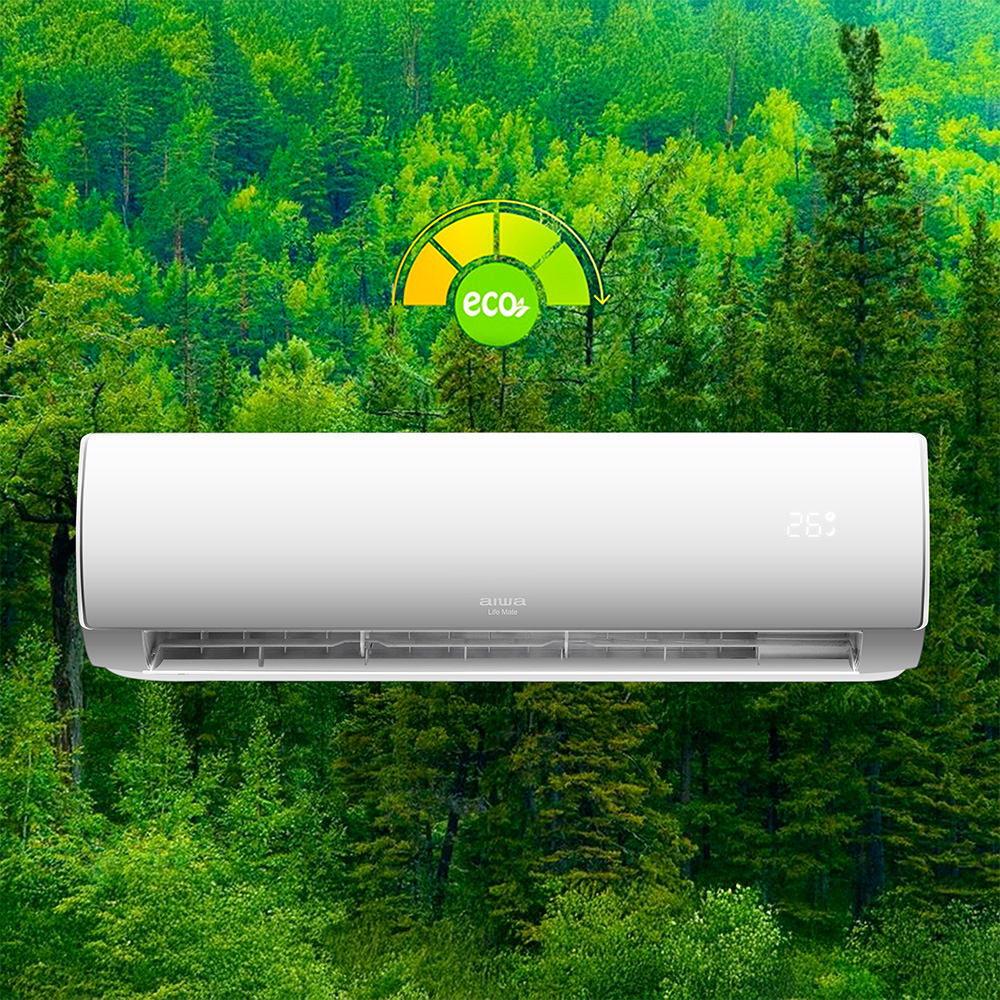 Biała jednostka klimatyzacyjna przed bujnym zielonym lasem z 