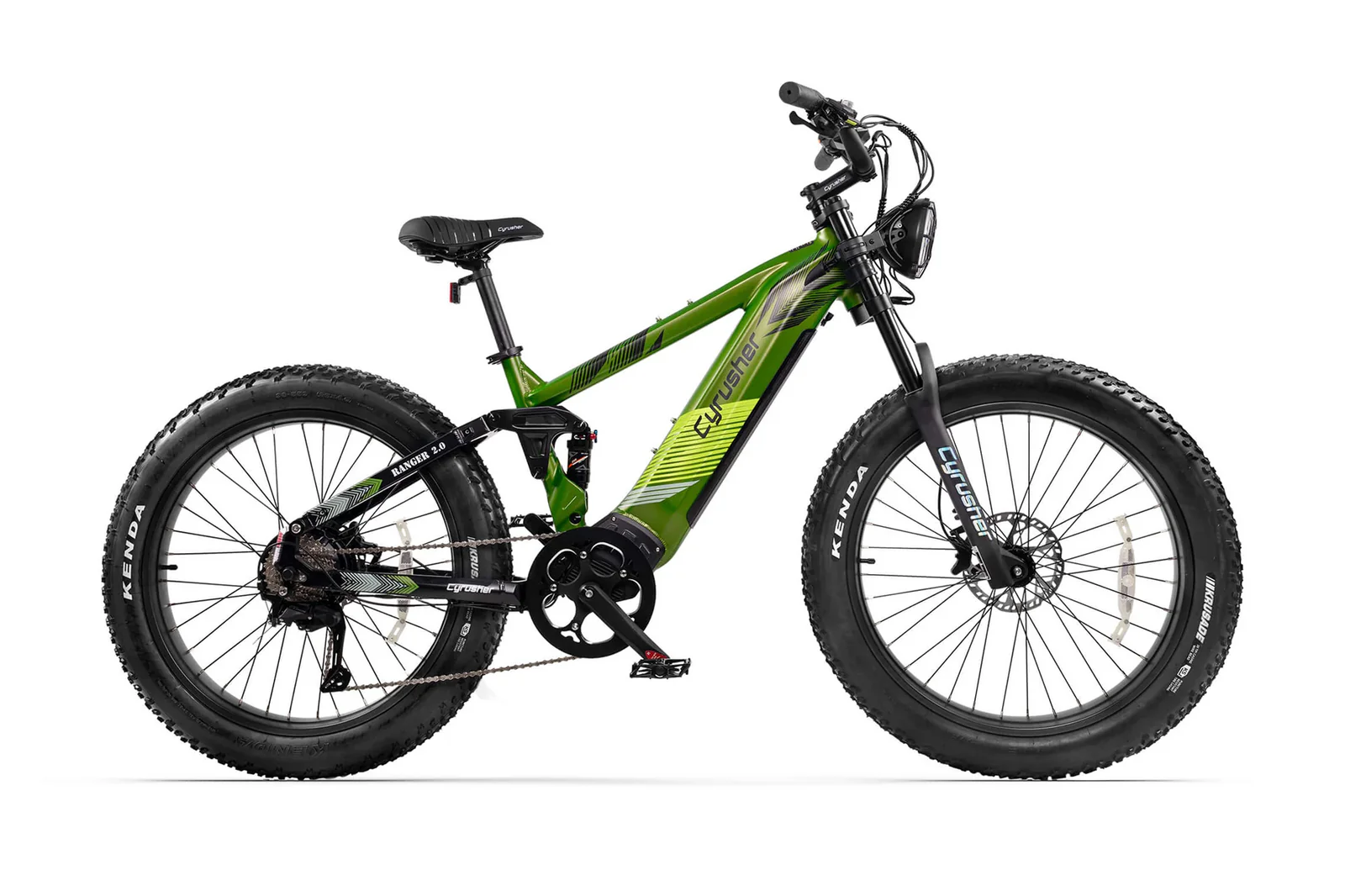 Ein grünes E-Bike mit fetten Reifen und Federung, auf weißem Hintergrund.