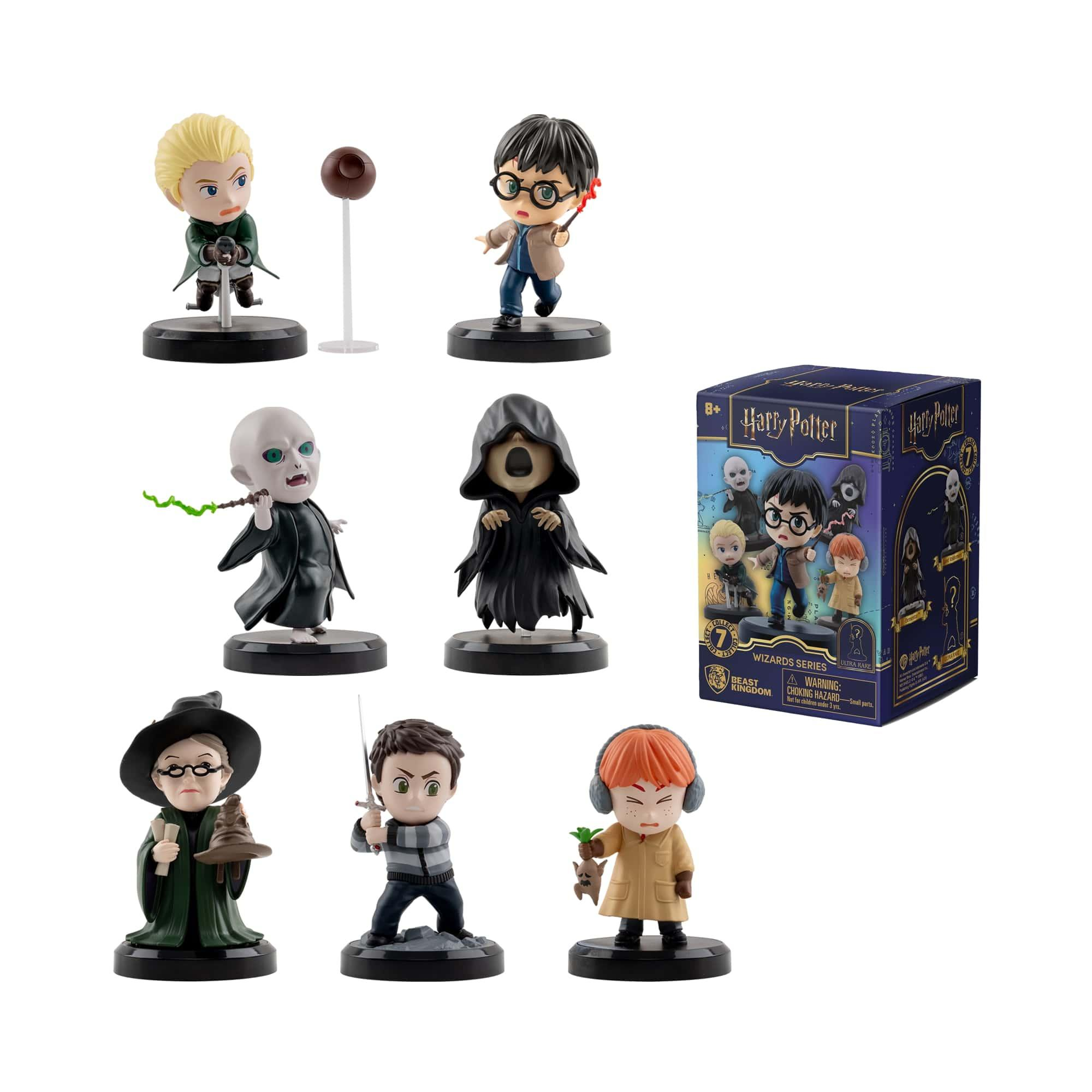 Figuras de Harry Potter: Draco, Harry, Voldemort, Dementor, McGonagall, Ron y una caja.