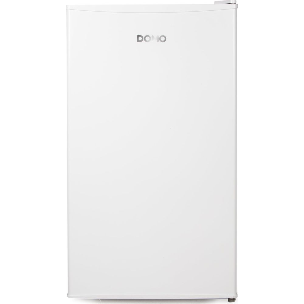 Un piccolo frigorifero bianco con il logo argentato "DOMO" in alto sulla porta.