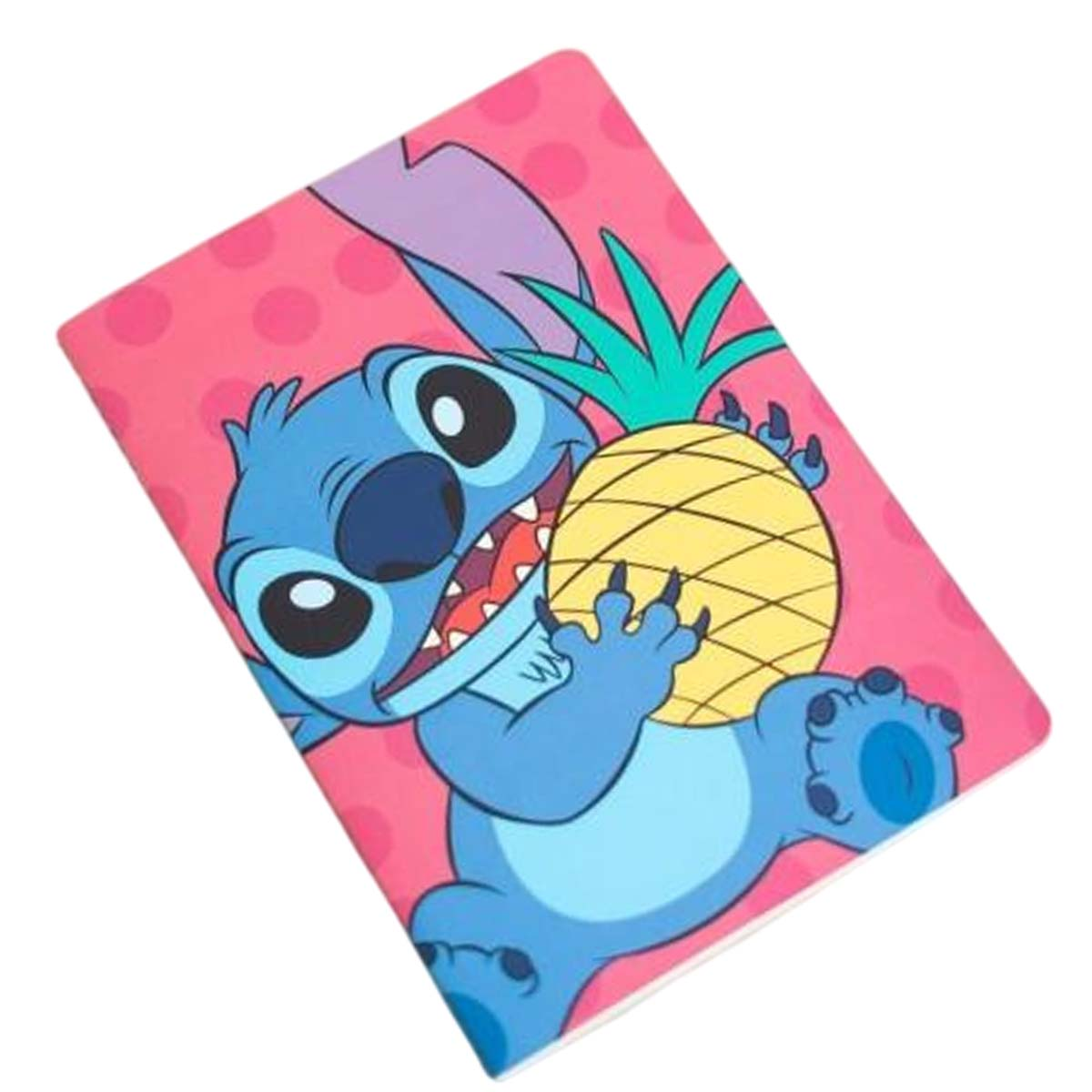 Blauer Stitch-Charakter hält eine gelbe Ananas auf pinkem Tupfenhintergrund.