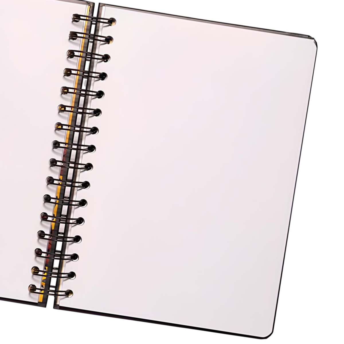Ein offenes Notizbuch mit Spiralbindung, leere weiße Seiten.