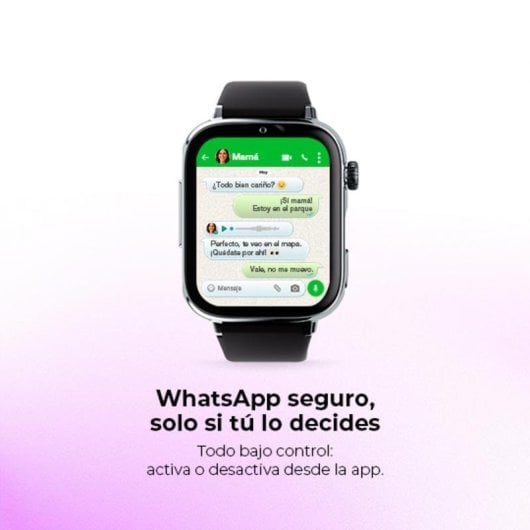 Un smartwatch mostrando mensajes de WhatsApp. 'Mamá, ¿estás en casa?' 'Sí, en el parque.'