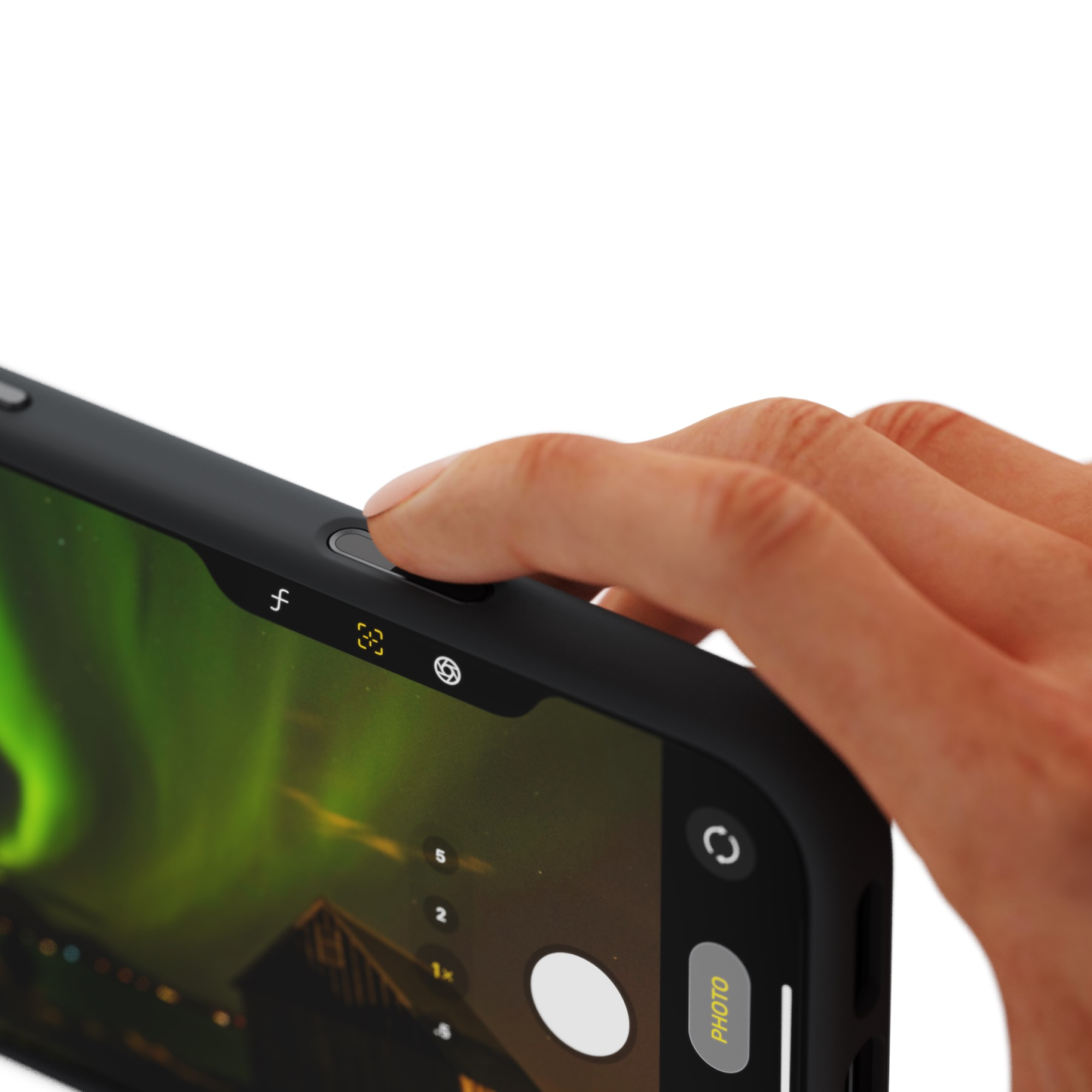 Eine Hand drückt den Auslöser eines Smartphones, das die Nordlichter zeigt.