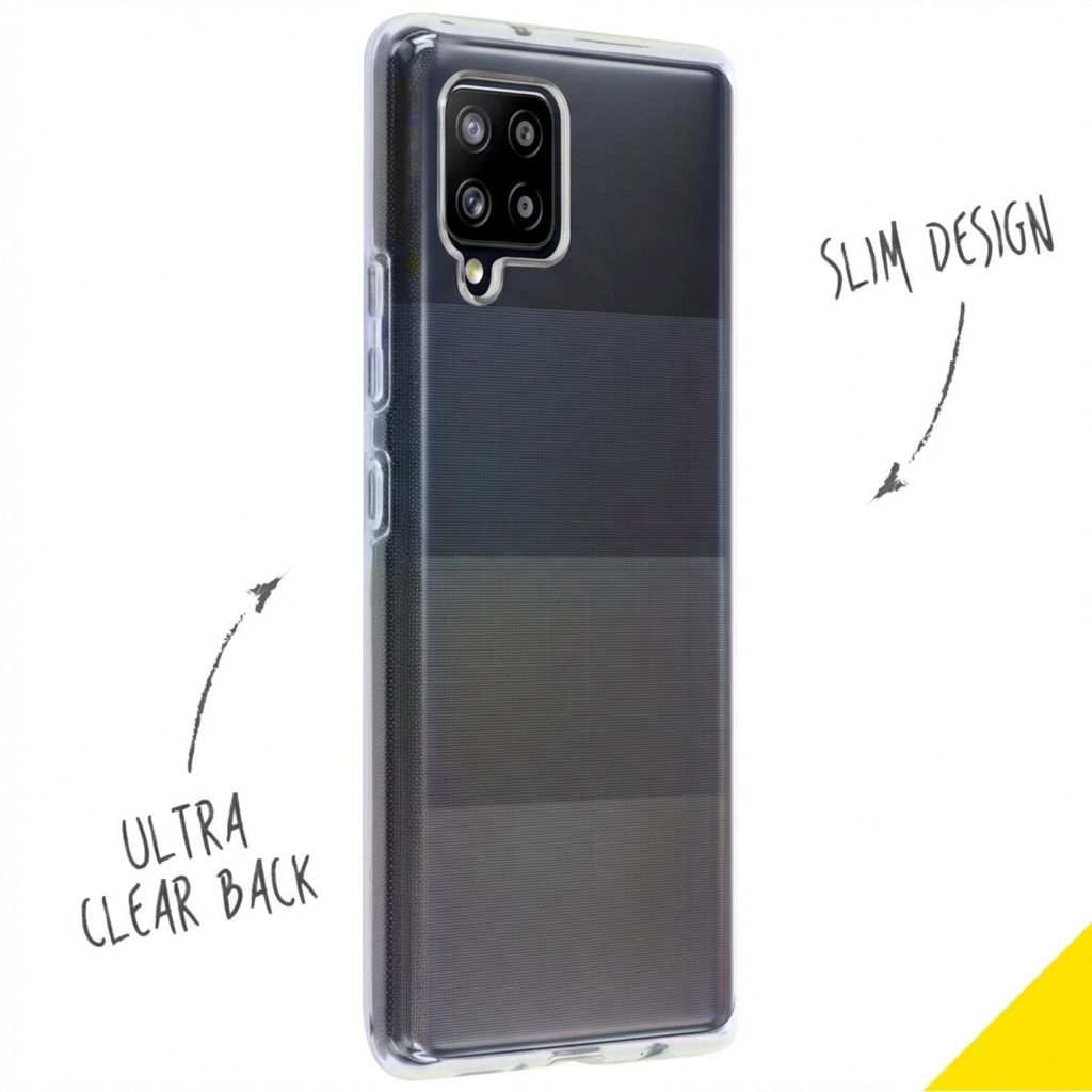 Custodia trasparente per telefono con configurazione a quattro fotocamere posteriori.