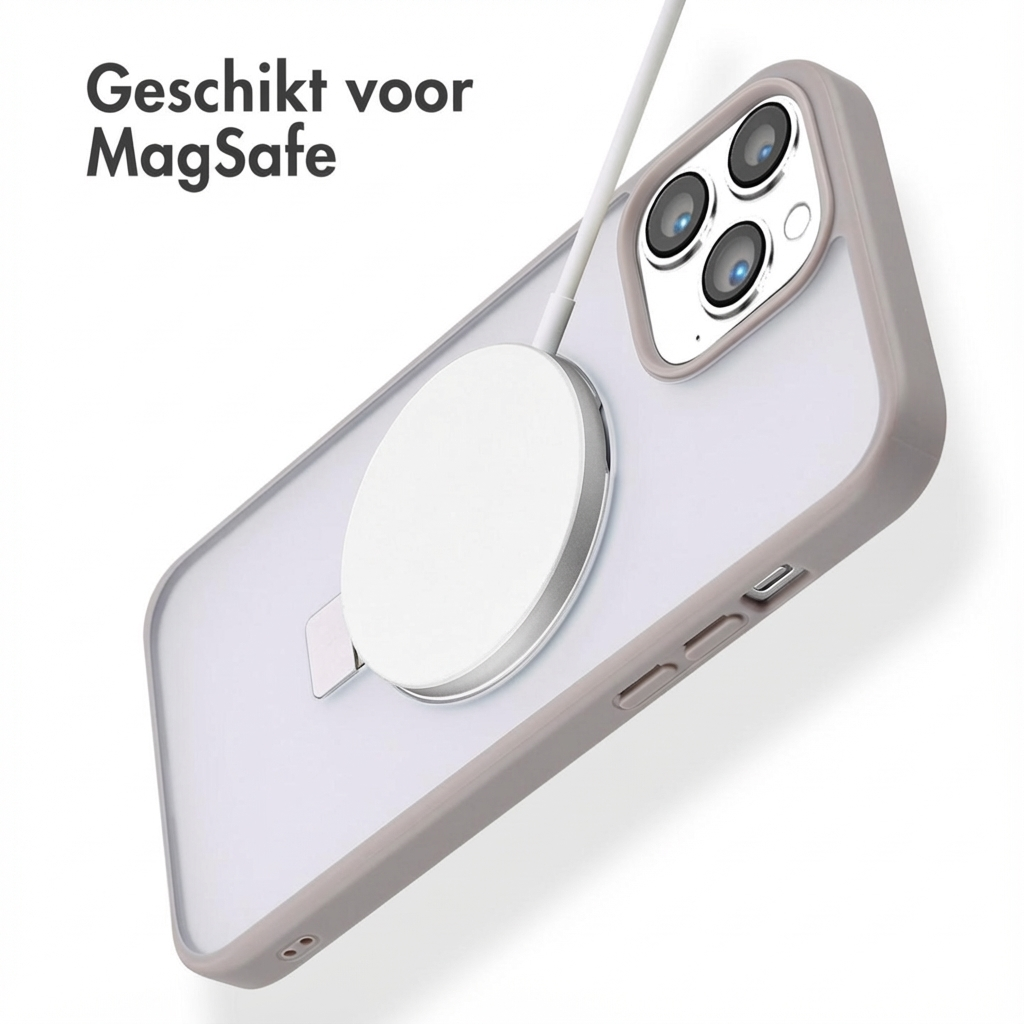 iPhone con caricabatterie e cover MagSafe. Testo: Adatto per MagSafe.