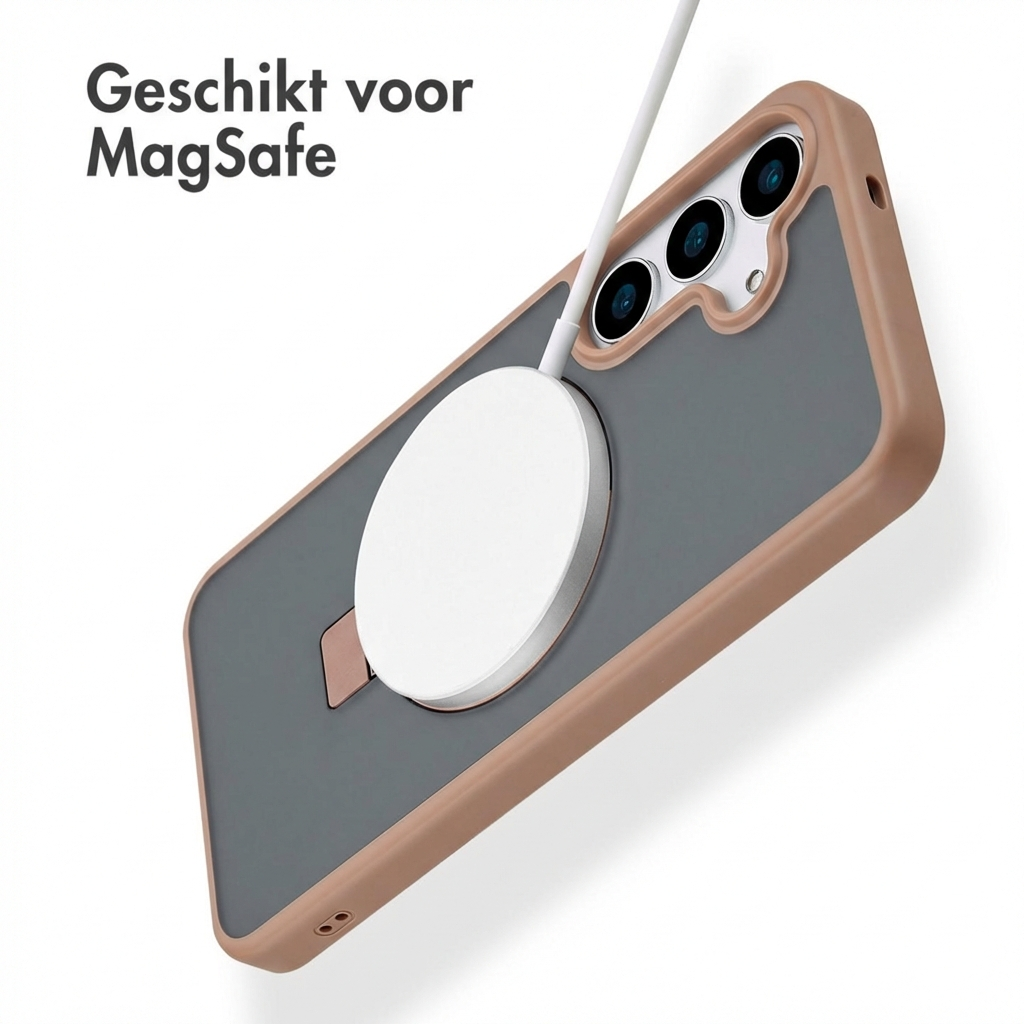 Una custodia per telefono marrone con caricatore MagSafe e obiettivi della fotocamera.
