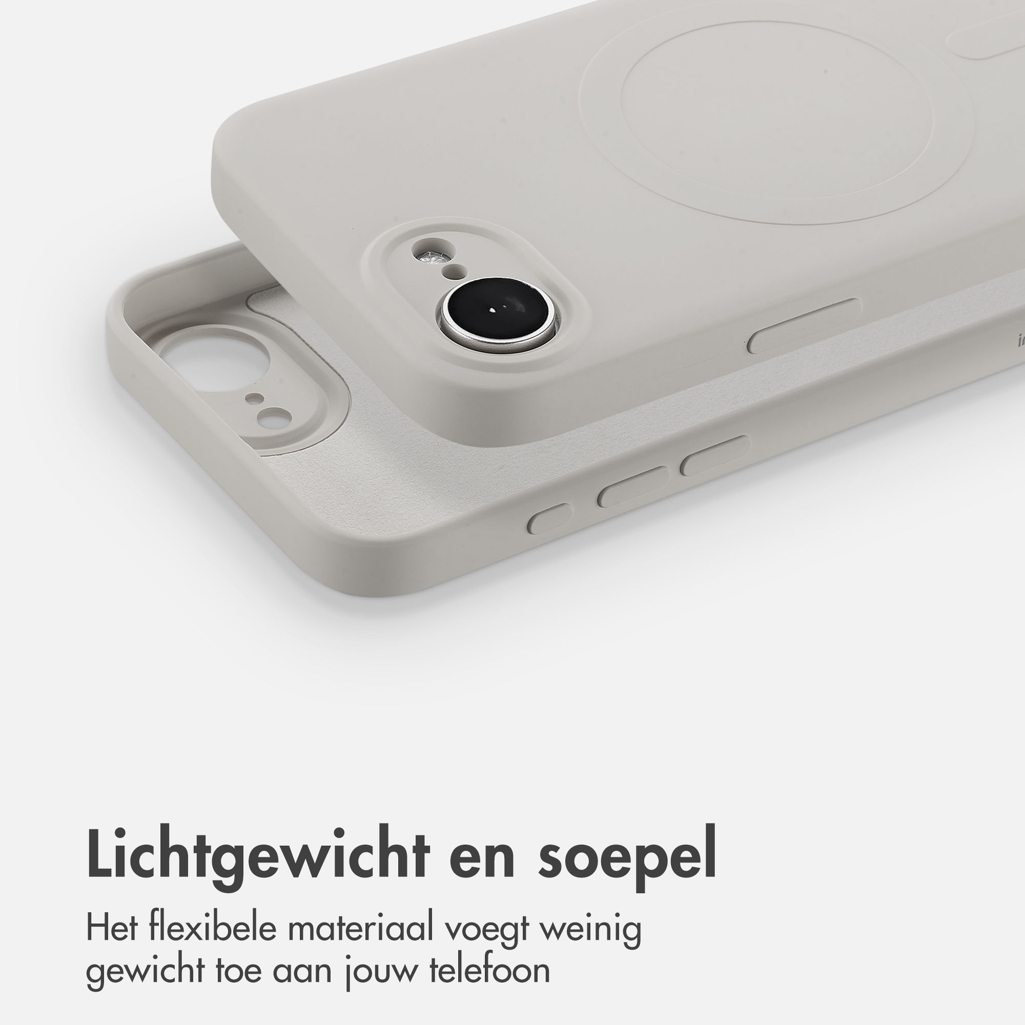 Una cover grigia per telefono è sopra un'altra, mostra le lenti della fotocamera e i pulsanti.