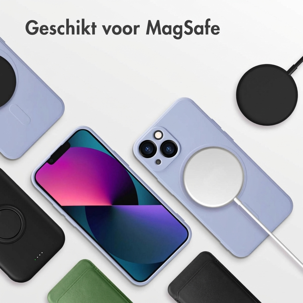 Custodia viola per iPhone con MagSafe, accanto a caricabatterie nero e custodia verde.