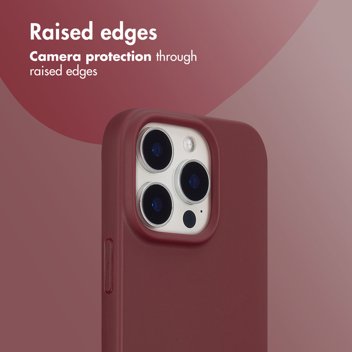 Custodia rossa scura per telefono con sporgenza fotocamera. Bordi rialzati.